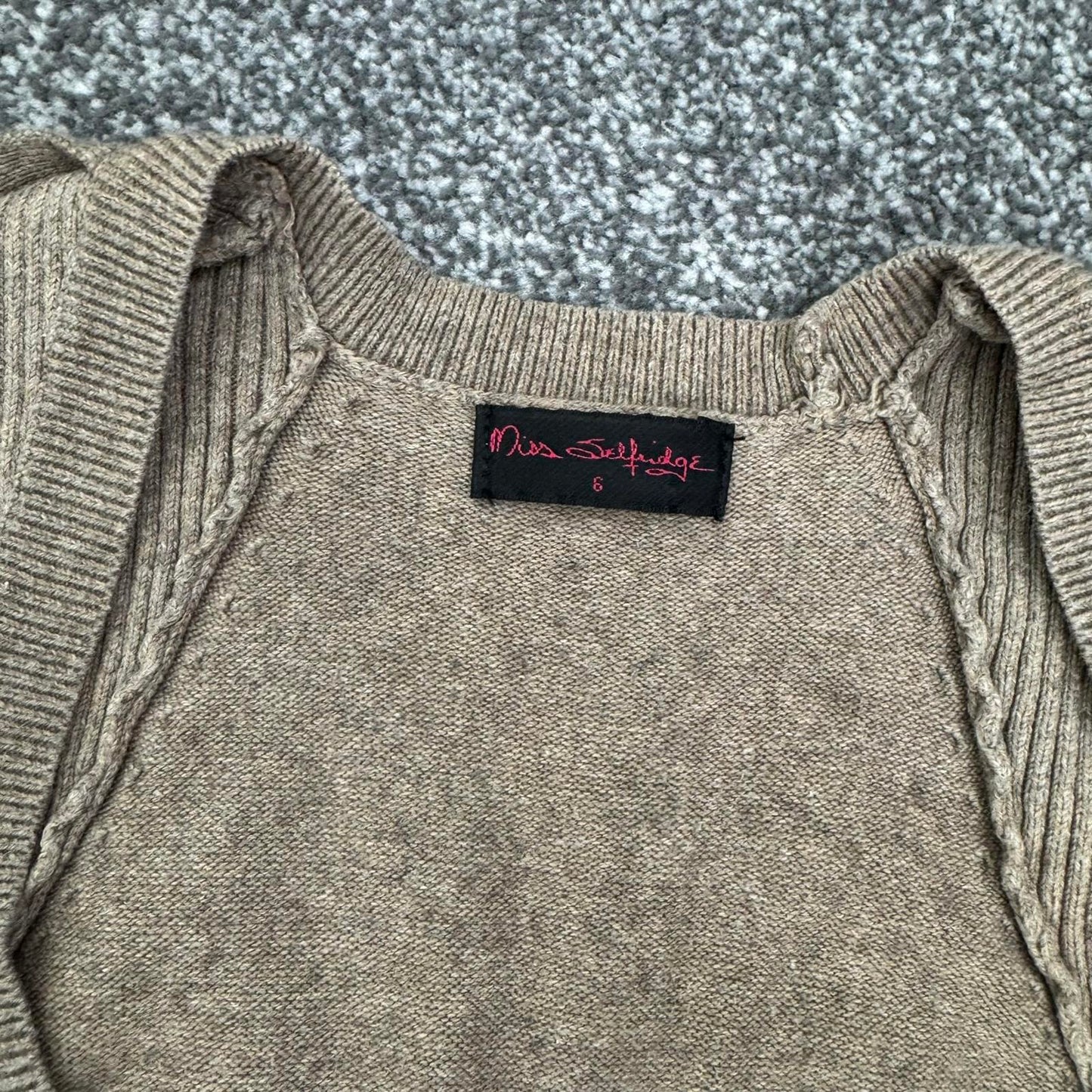 Y2K vintage fine knit stretchy fitted top deep round neckline sleeveless buttons