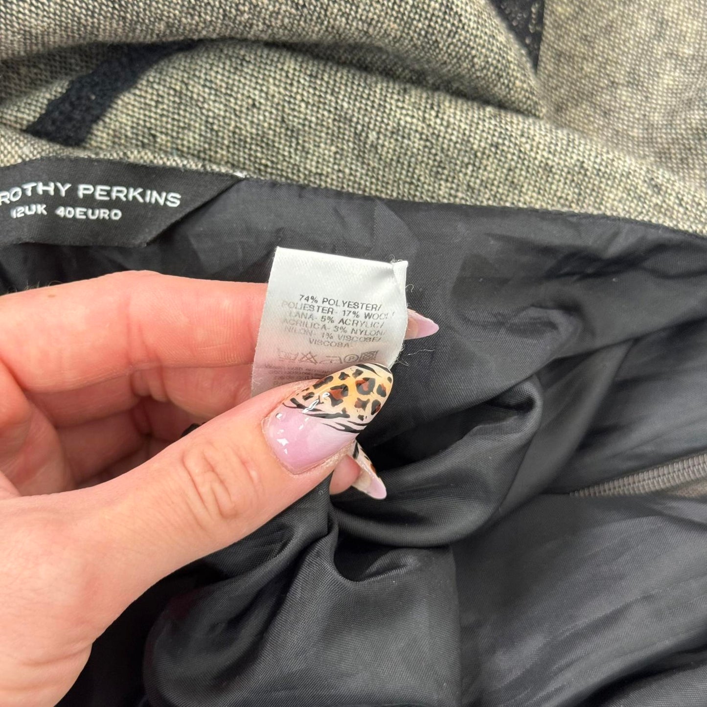 Y2K vintage asymmetrical maxi skirt fraying hem lace trim floral embroidery