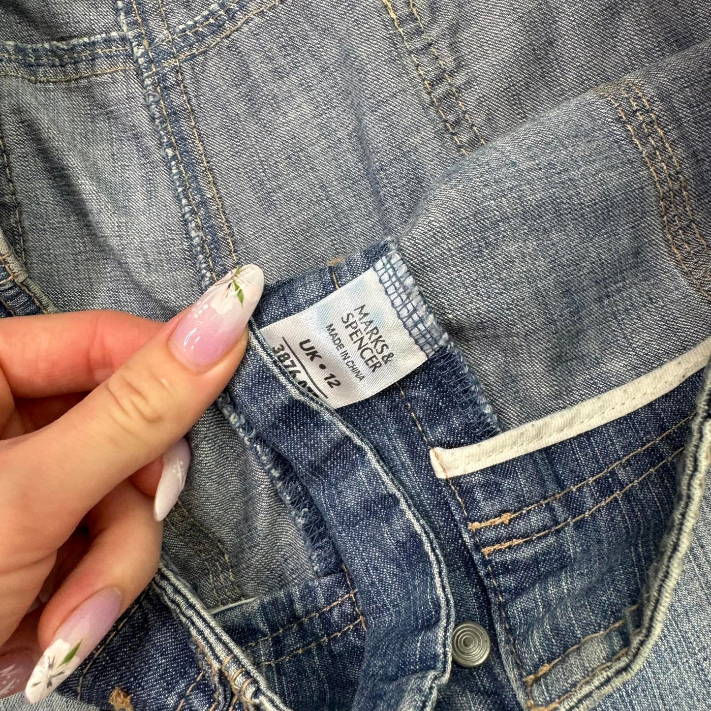 Y2K vintage mid rise jorts denim shorts knee length light faded blue