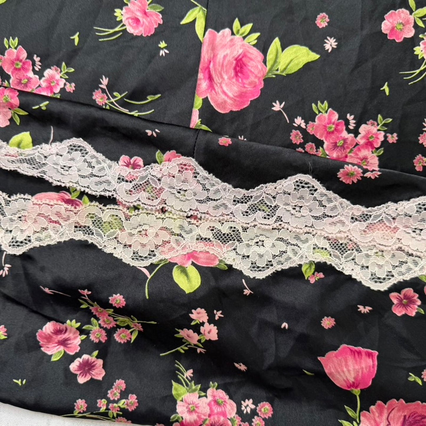 Y2K vintage Victoria's Secret night dress chemise floral satin lace trim flowers