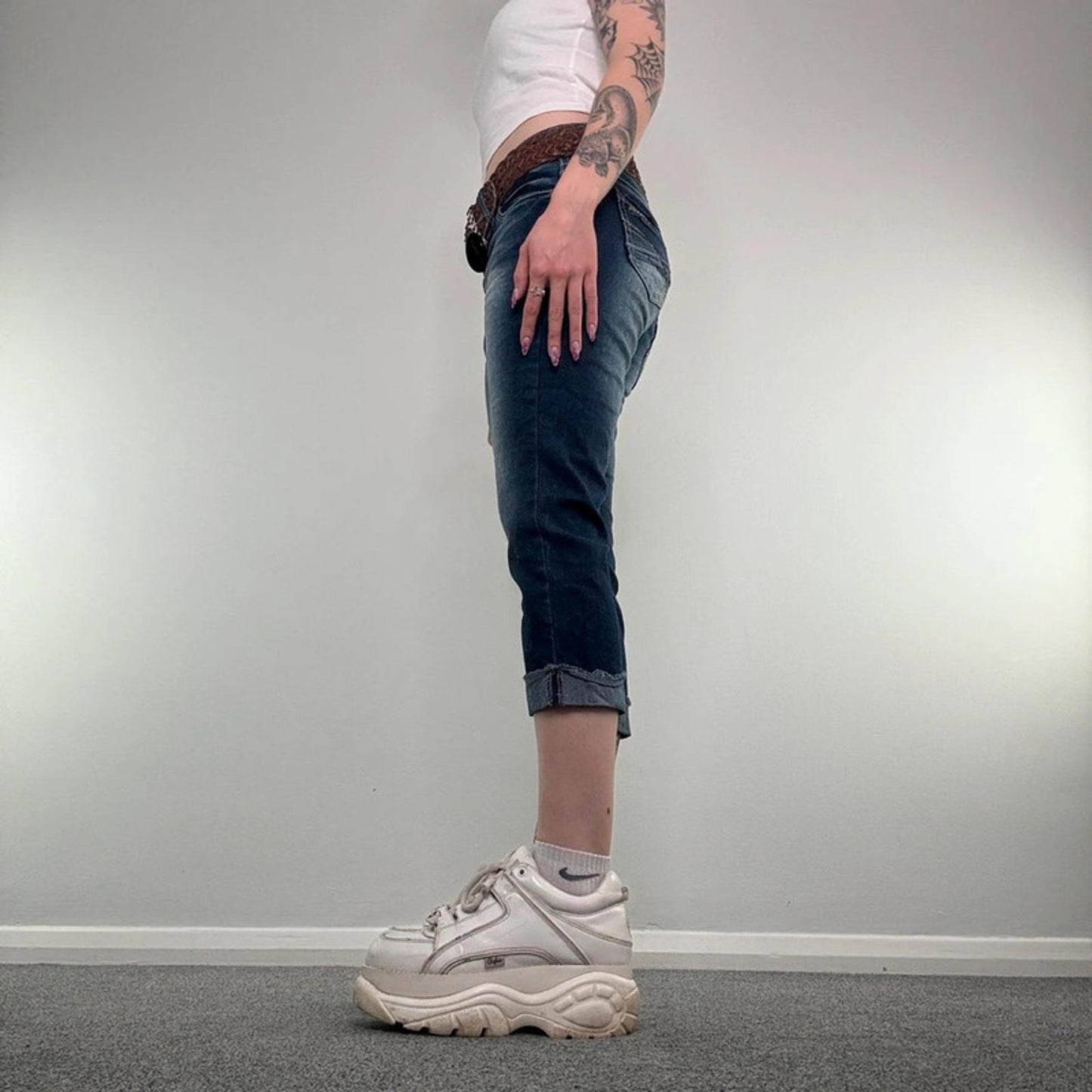 Y2K vintage mid rise stretch denim capri jeans with woven belt cropped faded