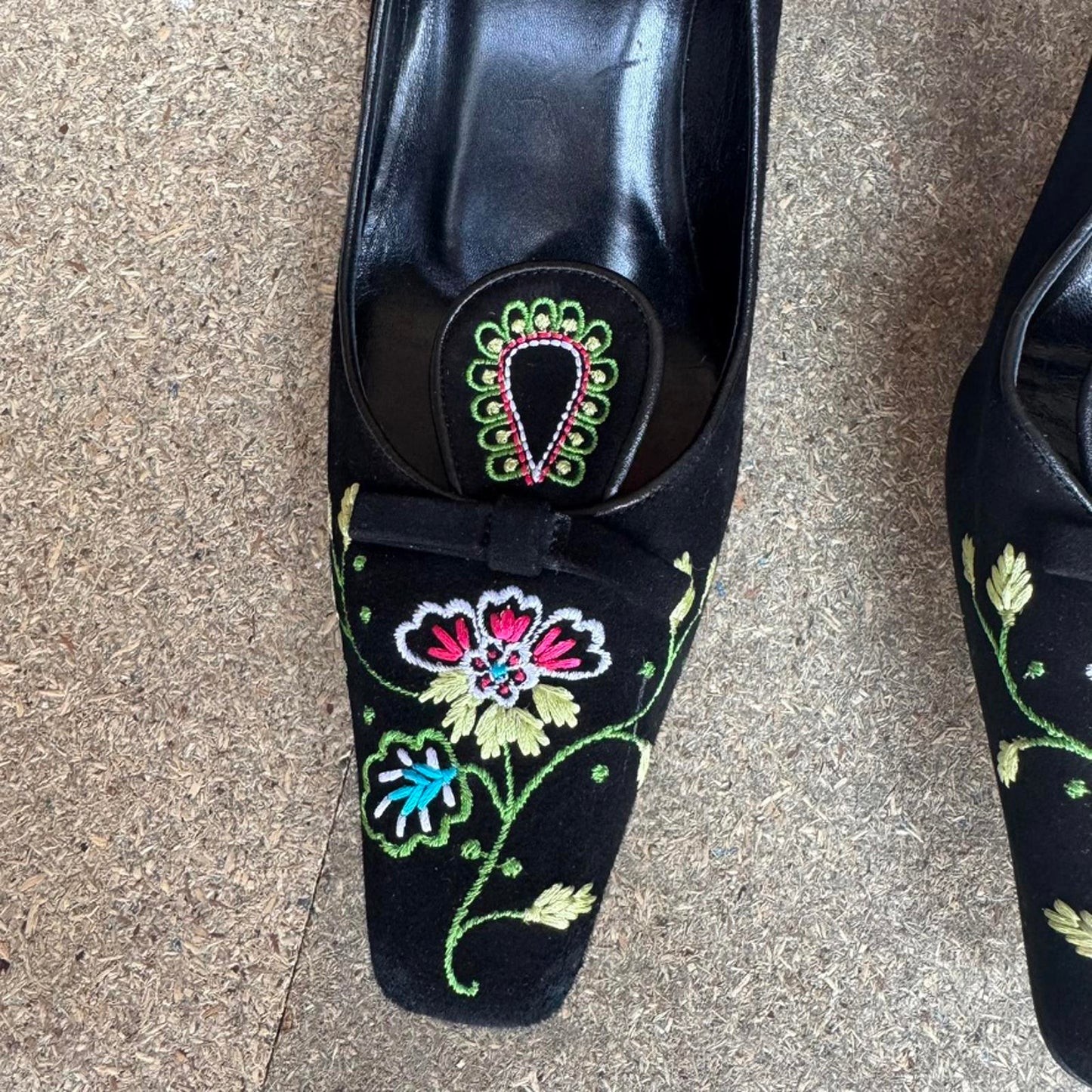 Y2K vintage LK Bennett suede heel floral embroidered square toe bow court heel