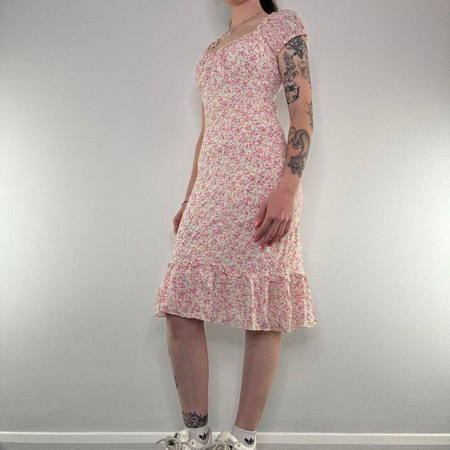 Y2K vintage ditsy floral frilly milkmaid midi dress knee length pink cap sleeve