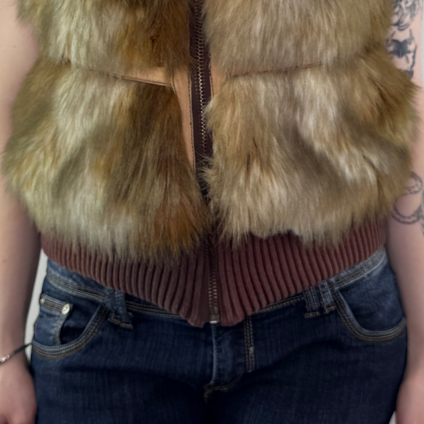 Y2K vintage faux fur sleeveless jacket gilet zip up