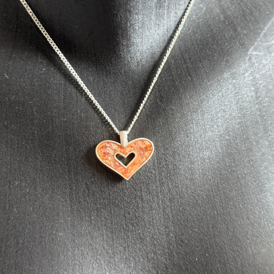 Y2K vintage Tammy heart necklace