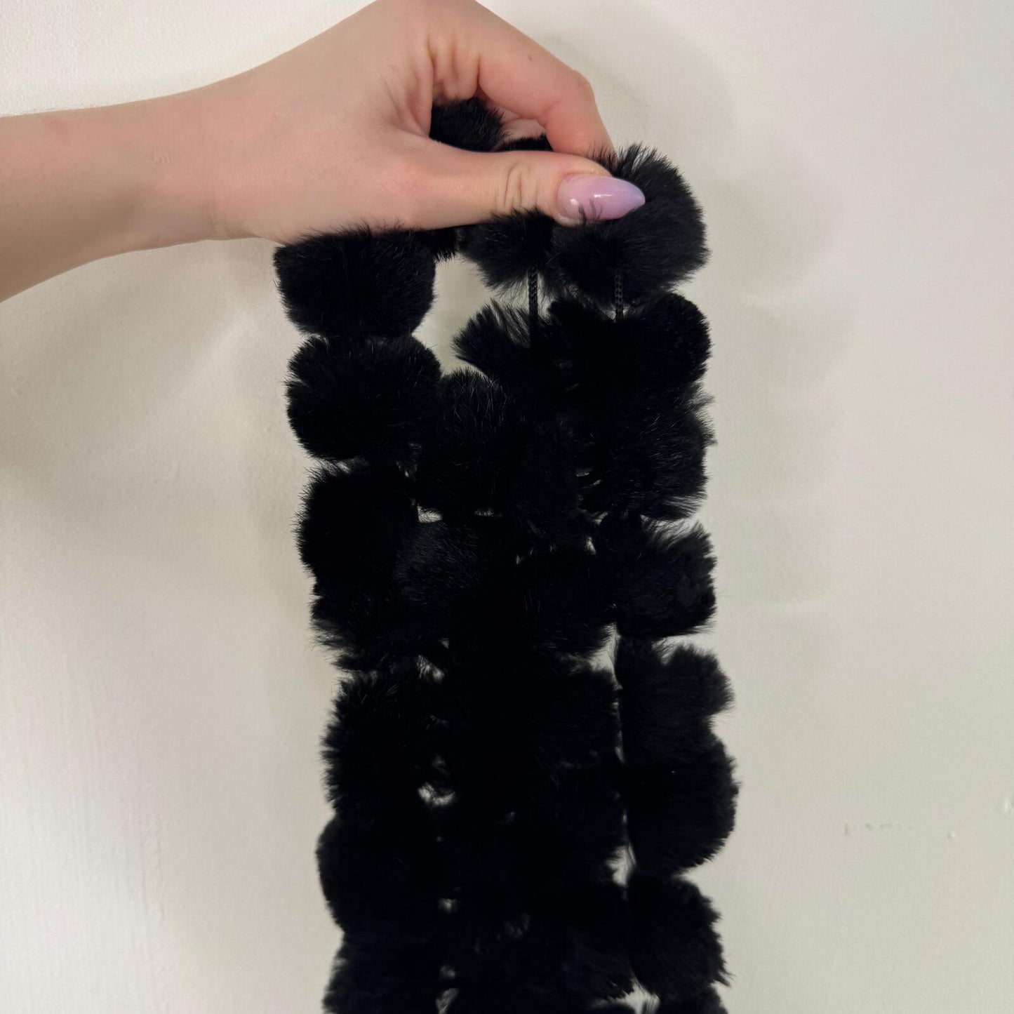 Y2K vintage 100% lapin/ rabbit fur scarf pom pom black