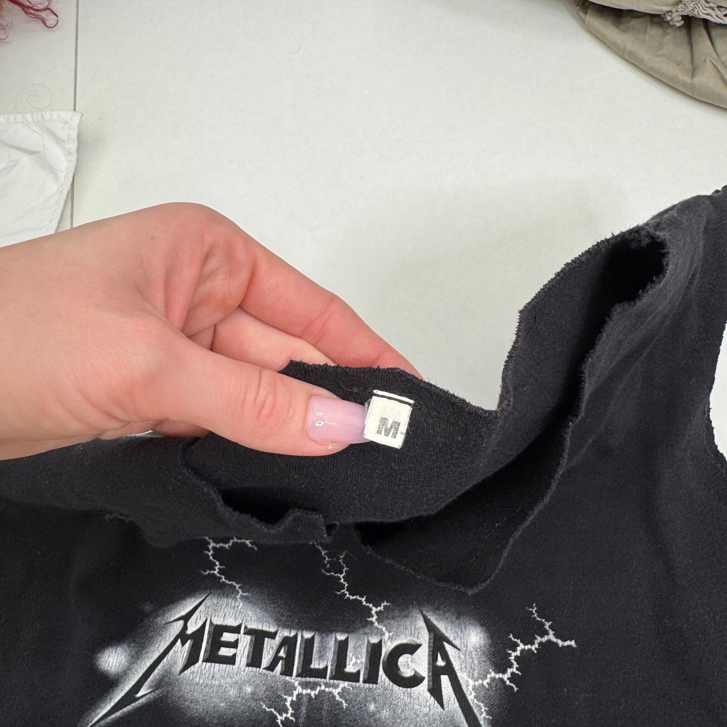 Vintage 1997 Metallica baby tee top t-shirt sleeveless v neck crop lighting rare