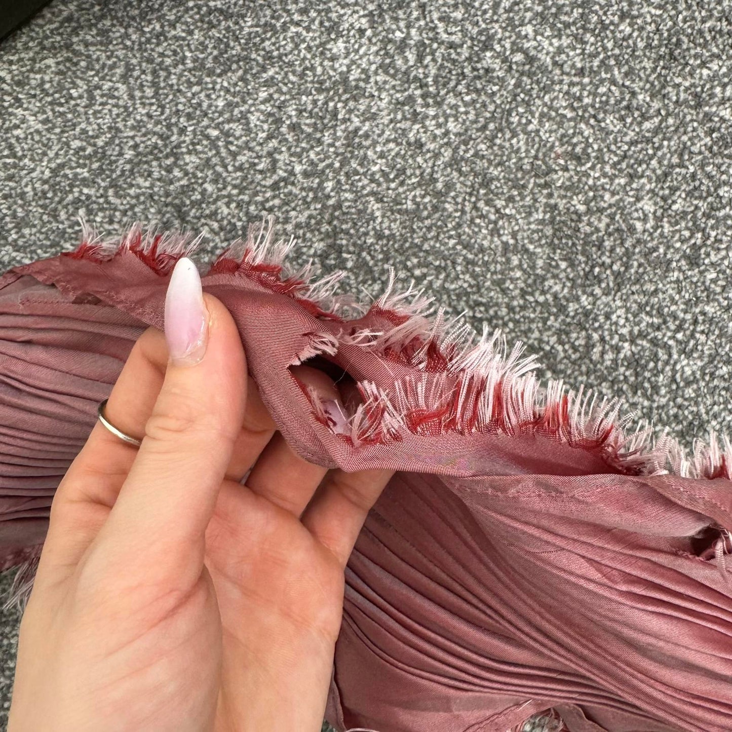 Y2K vintage crinkle fluffy scarf shaggy dark pink boho ruffle