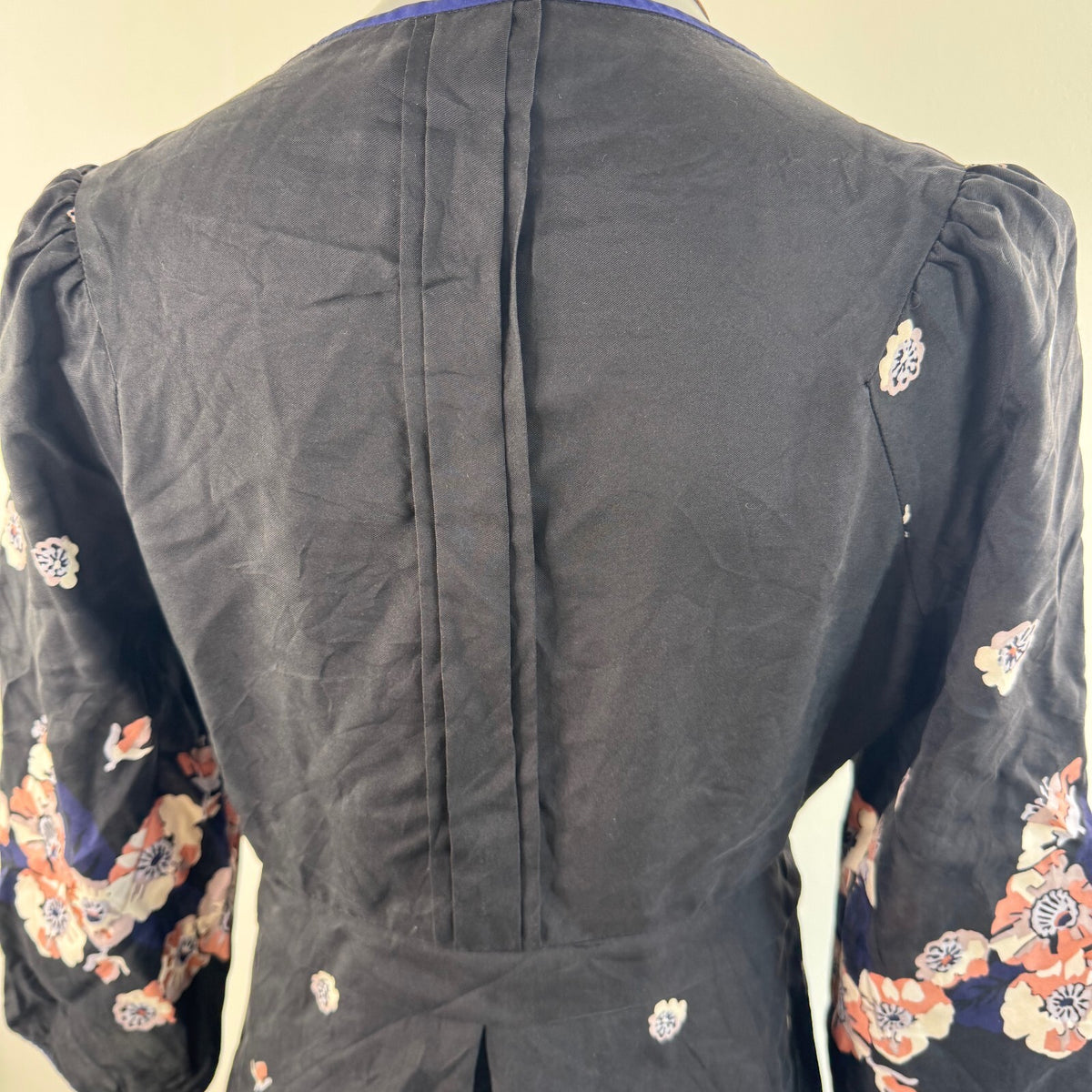 Vintage 2010 Juicy Couture 100% silk mini dress floral 3/4 sleeve v neck a line