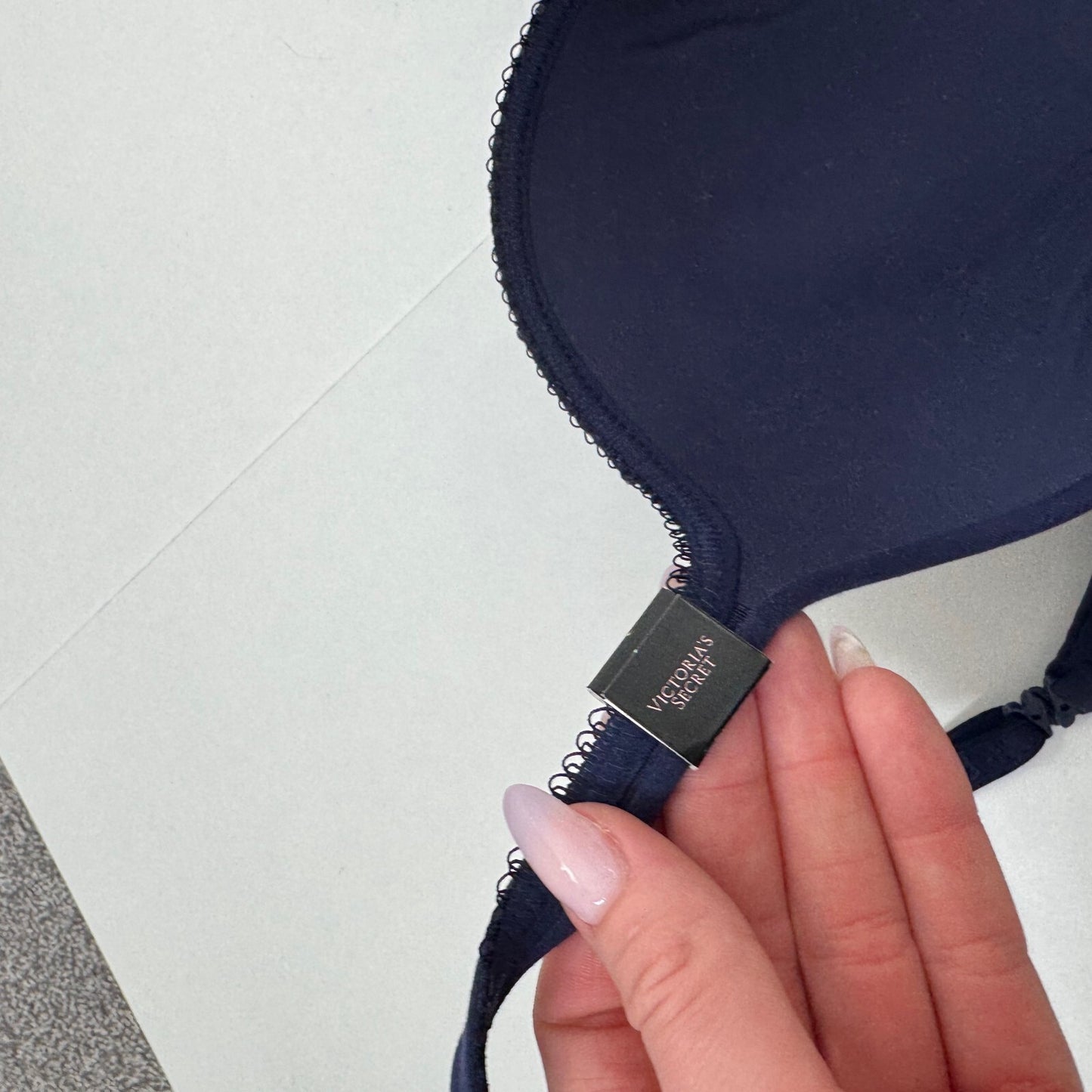 Victoria's Secret bra perfect shape lace navy- new