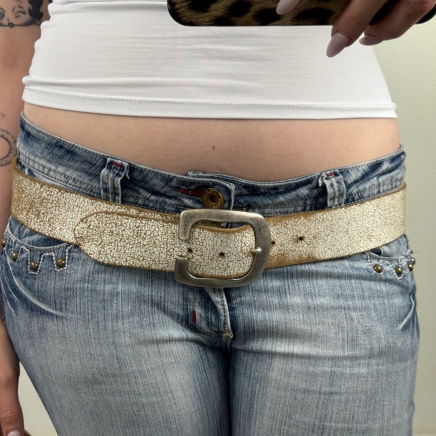 Y2K vintage belt cracked leather distressed white brown silver buckle