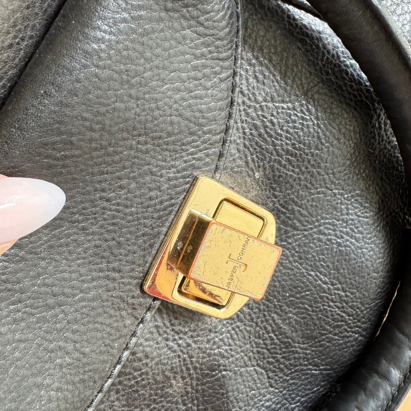 Y2K vintage genuine leather handbag medium black gold zip stud pockets