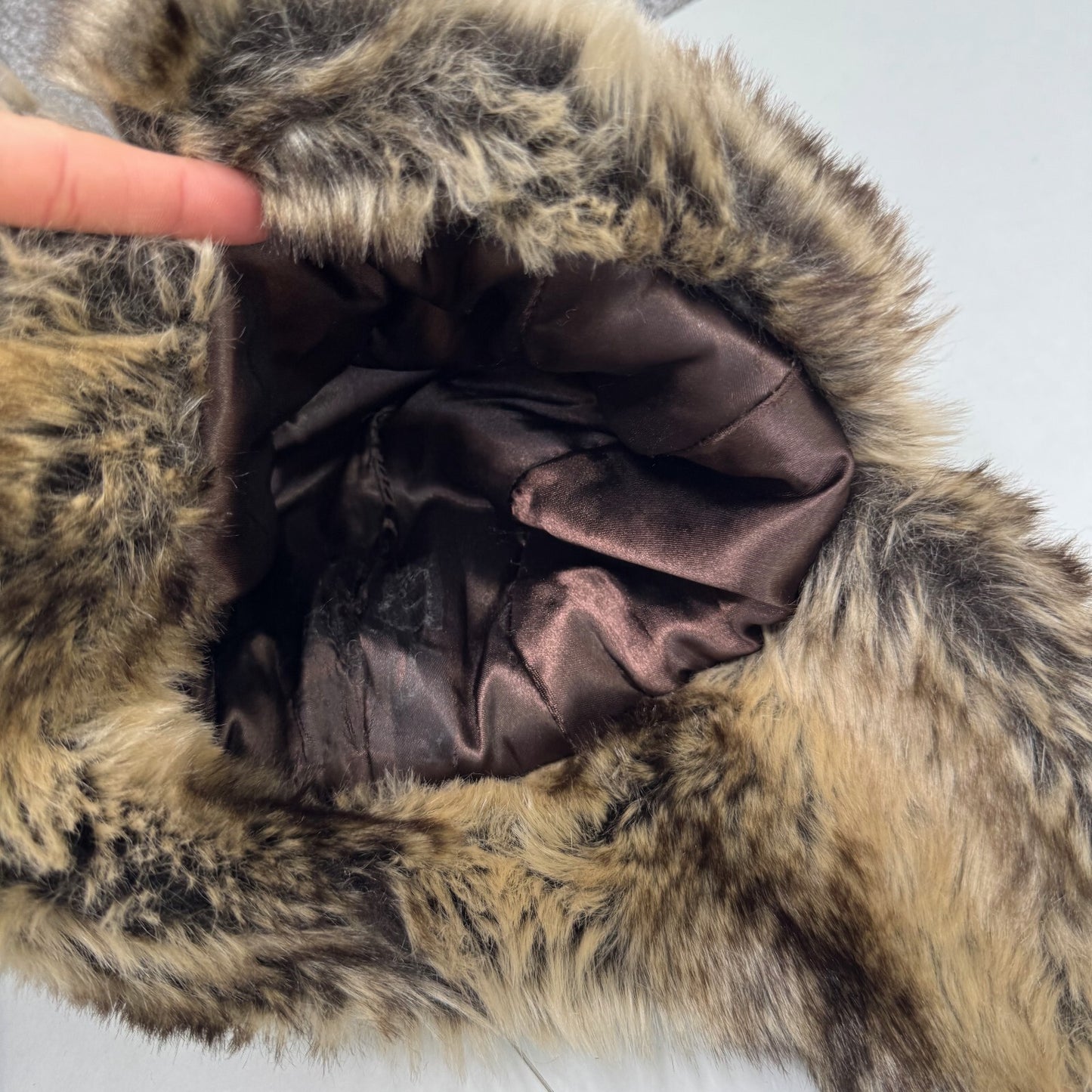 Y2K vintage trapper hat faux fur pom poms brown two tone unisex