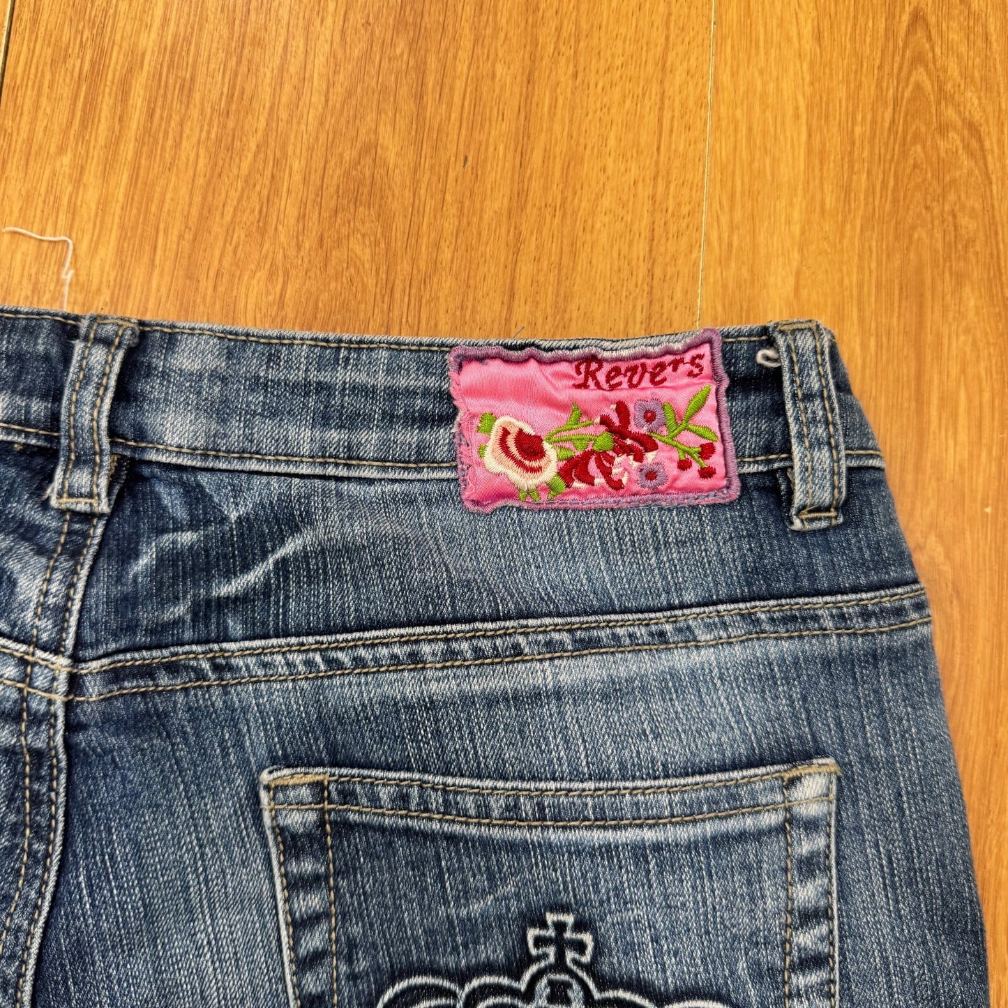 Y2K vintage capri jeans low rise denim cropped shorts crown faded blue wash