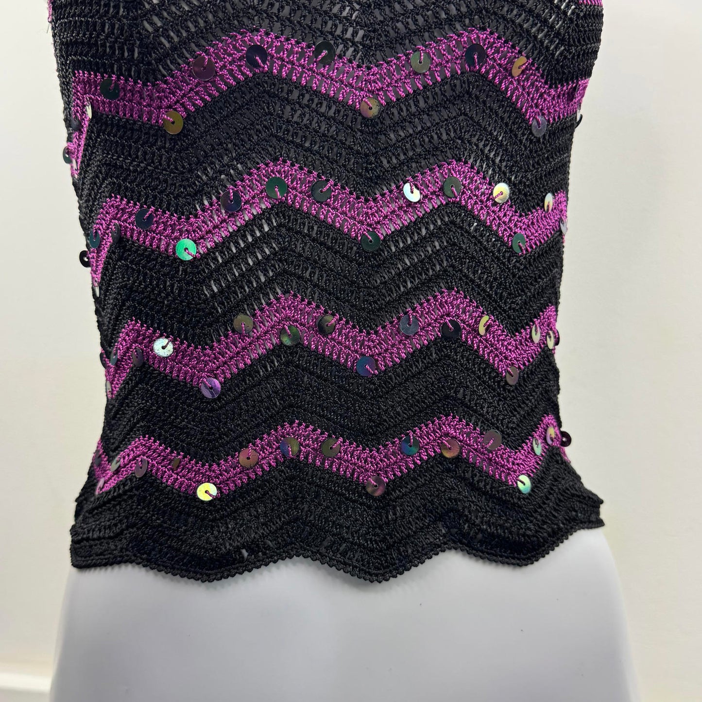 Y2K vintage crochet knit sequin tank cami top high neck scallop hem chevron