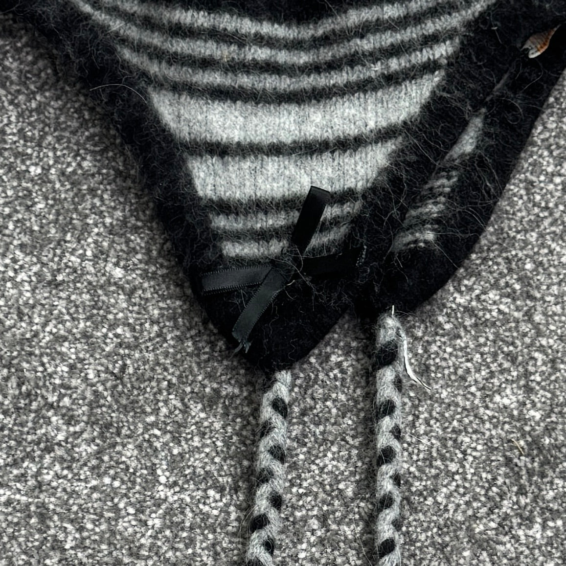 Y2K vintage stripe hat bow pom pom braids bobble