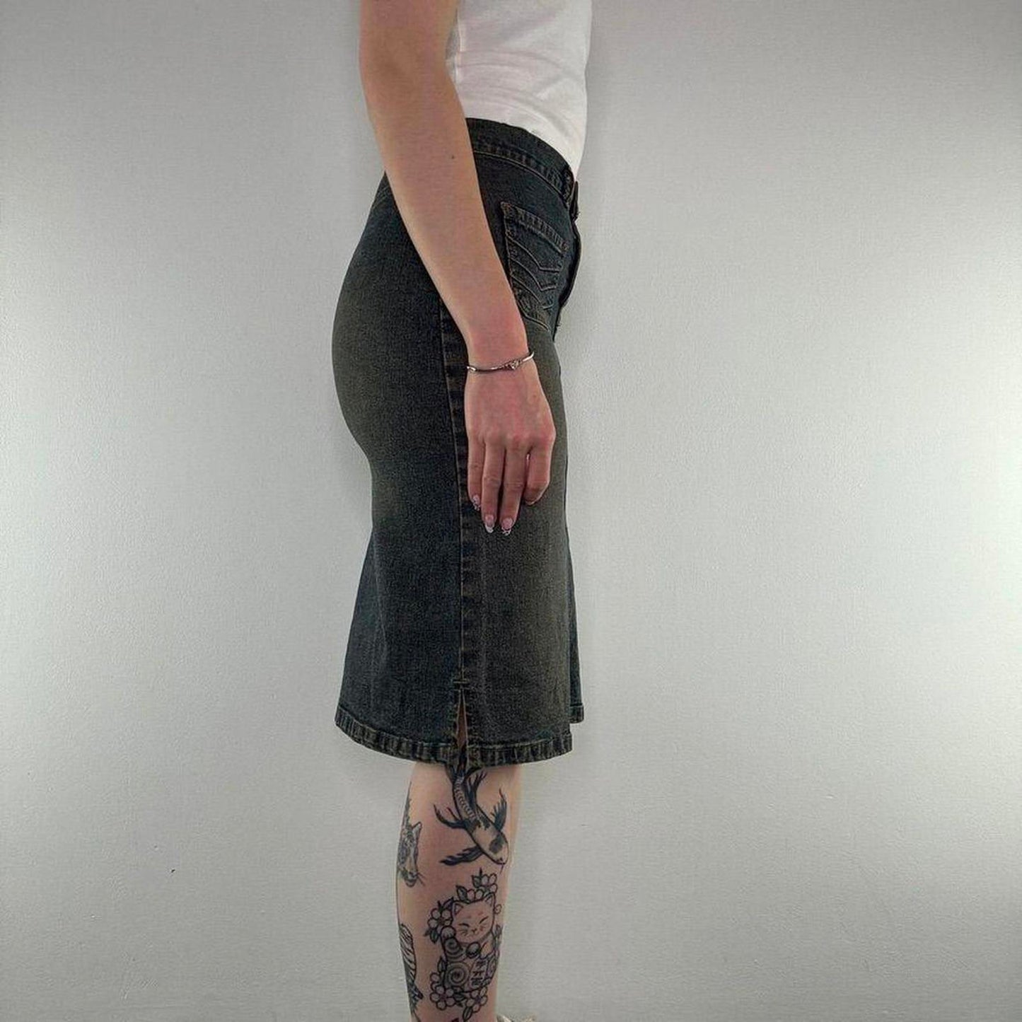 Y2K vintage faded denim archive midi skirt front pockets knee length fitted