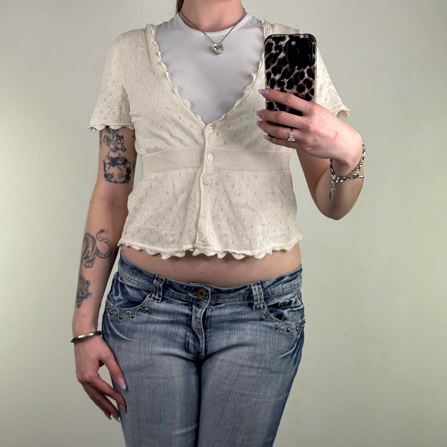 Y2K vintage fine knit short sleeve button up cardigan v neck scallop hem fitted