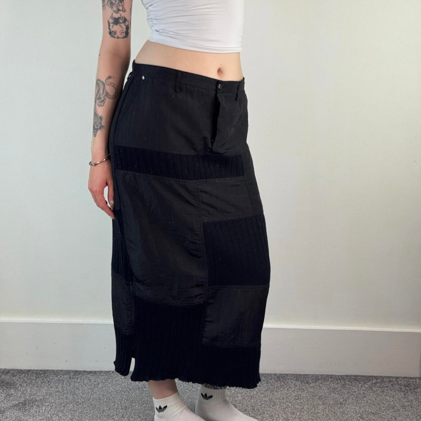 Y2K vintage cargo knit patchwork side pockets black midi skirt