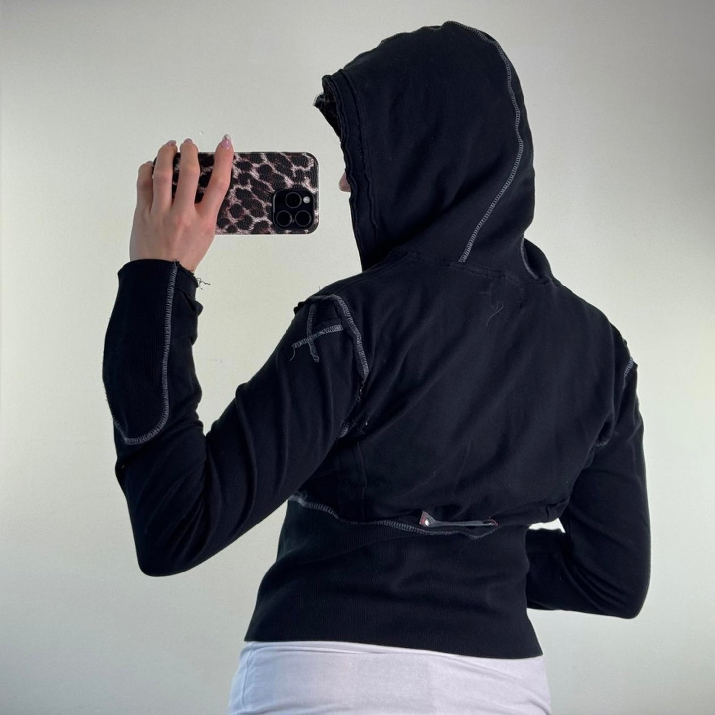 Y2K vintage cropped zip up hoodie filigree graphic print contrast stitch fitted