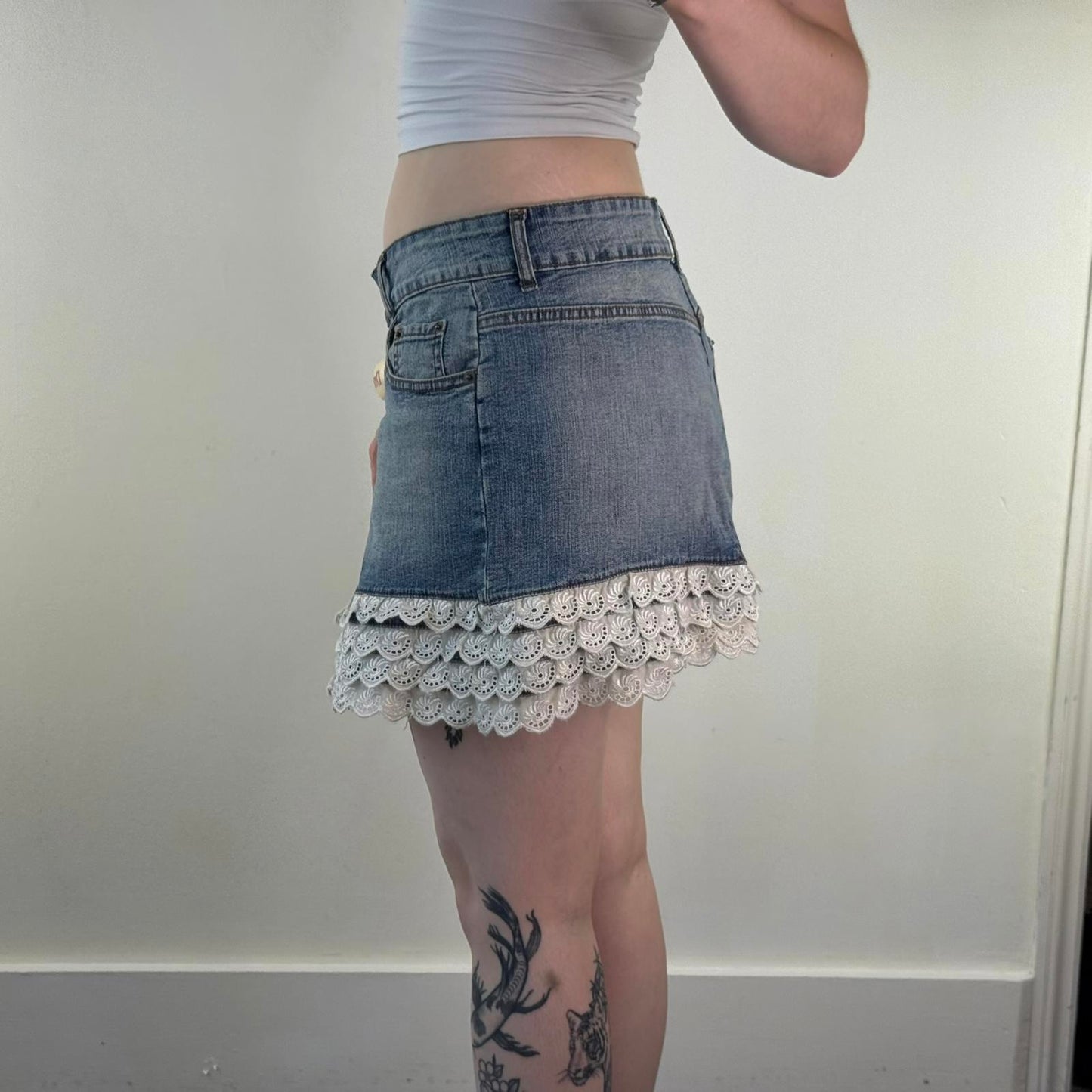 Y2K vintage faded blue denim mini skirt mid rise coquette broderie anglaise trim
