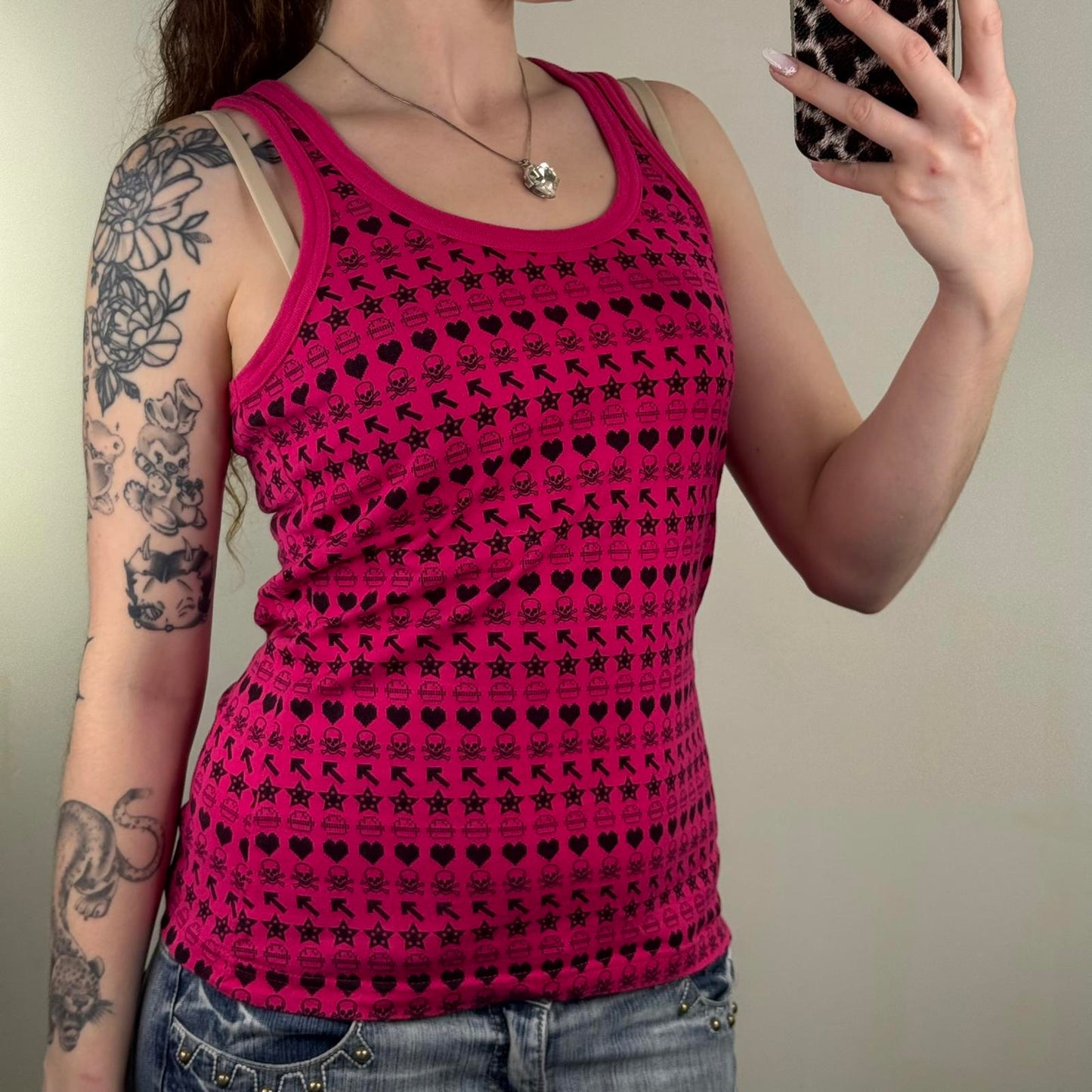 Y2K vintage cyber graphic print tank top burger heart skull star hot pink