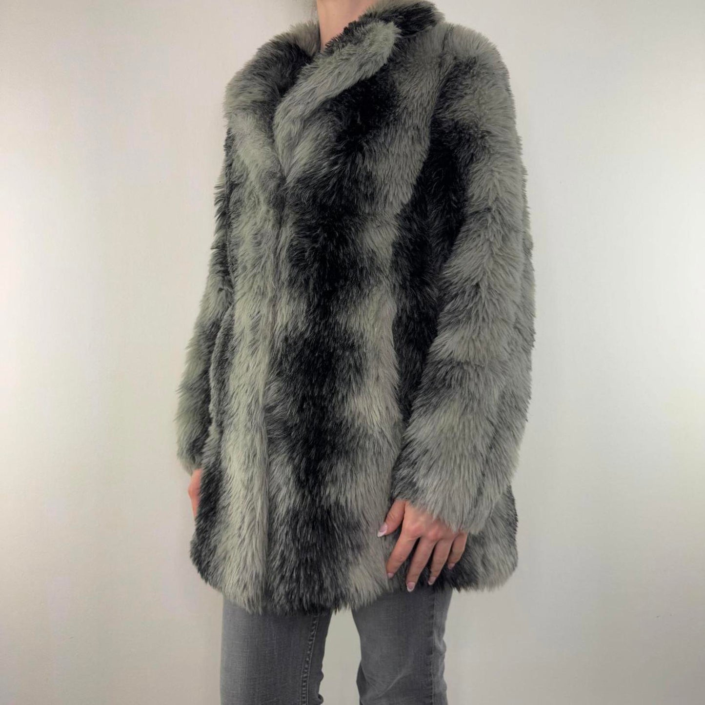 Y2K vintage faux fur mid length coat grey black side pockets stripe warm winter