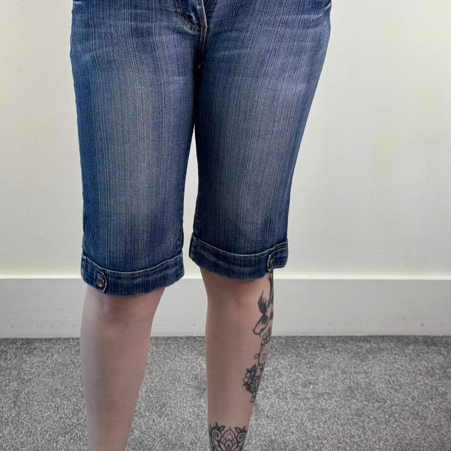 Y2K vintage low rise capri cropped jeans embroidered stars faded blue denim