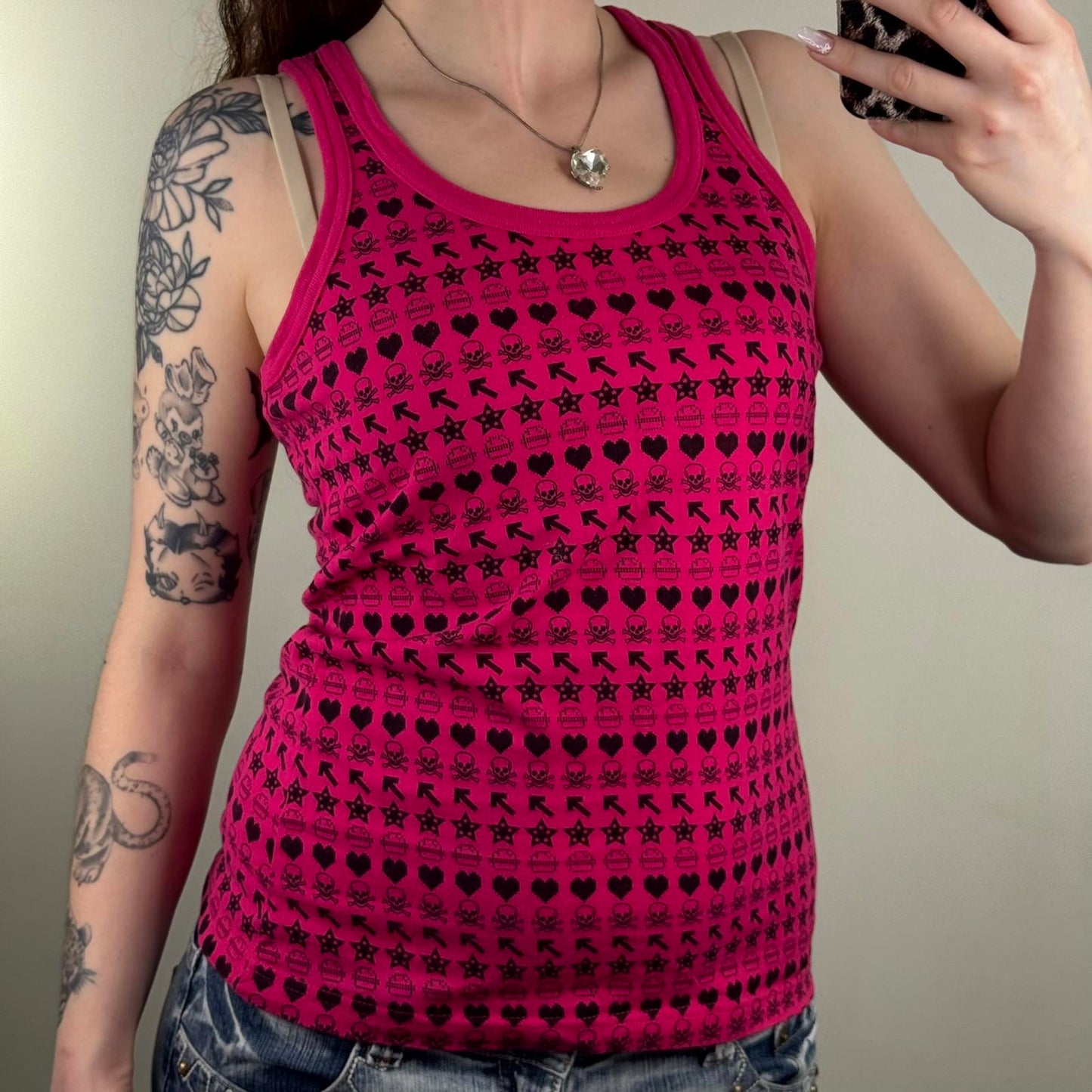 Y2K vintage cyber graphic print tank top burger heart skull star hot pink