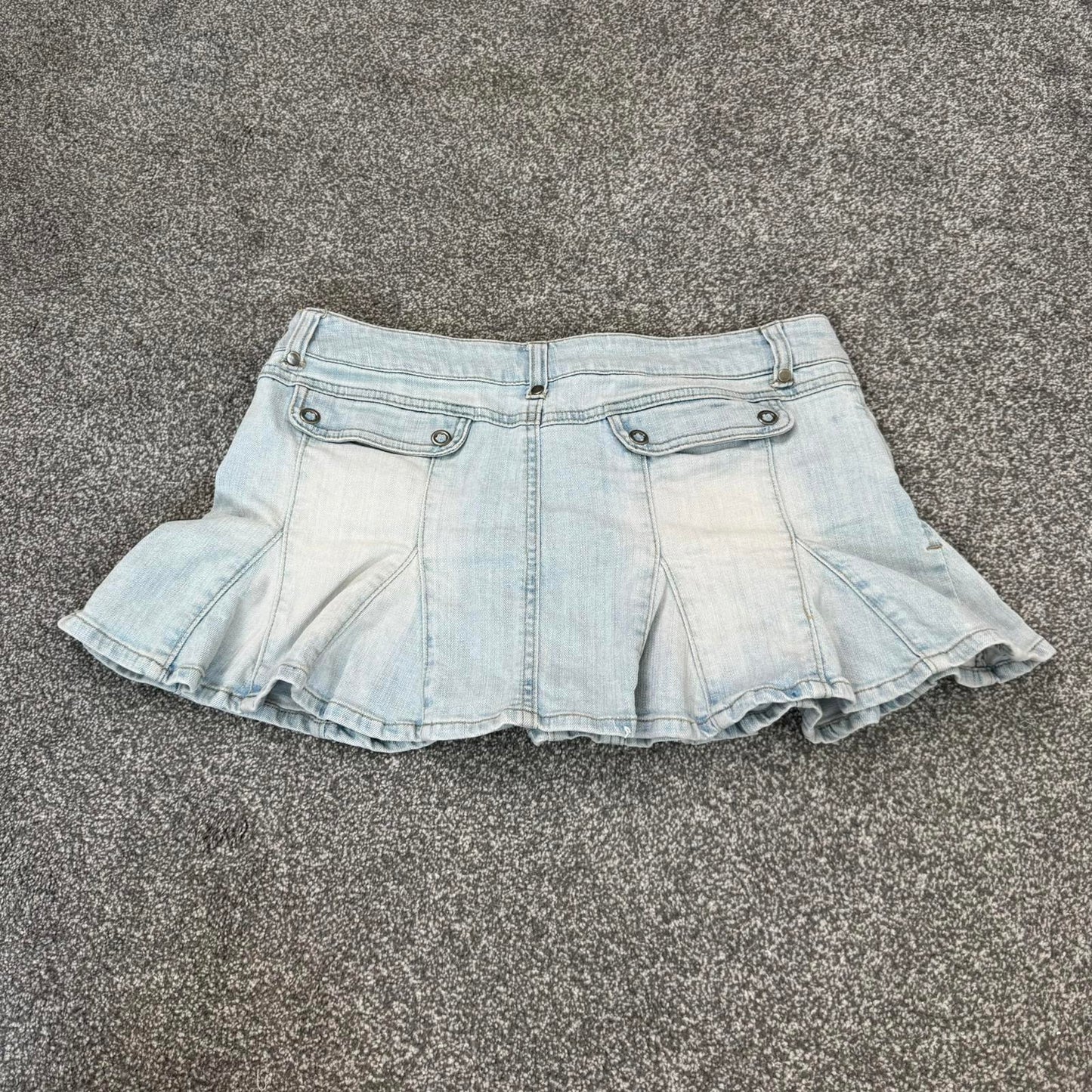 Y2K vintage low rise pleated faded denim mini skirt light blue wash cargo pocket