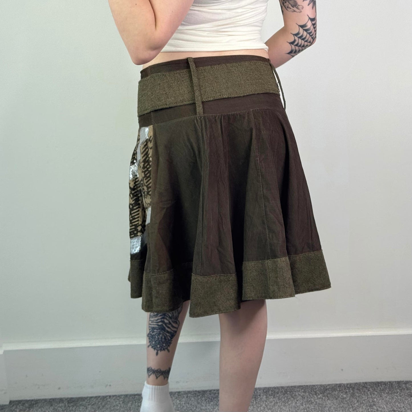 Y2K vintage tweed abstract print midi skirt built in belt khaki cream silver M