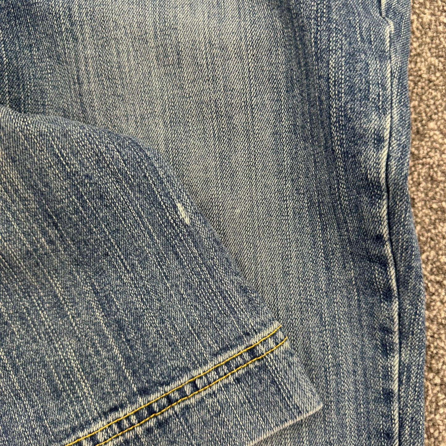 Y2K vintage Boden mid rise stretchy denim capri cropped jeans buttons faded blue