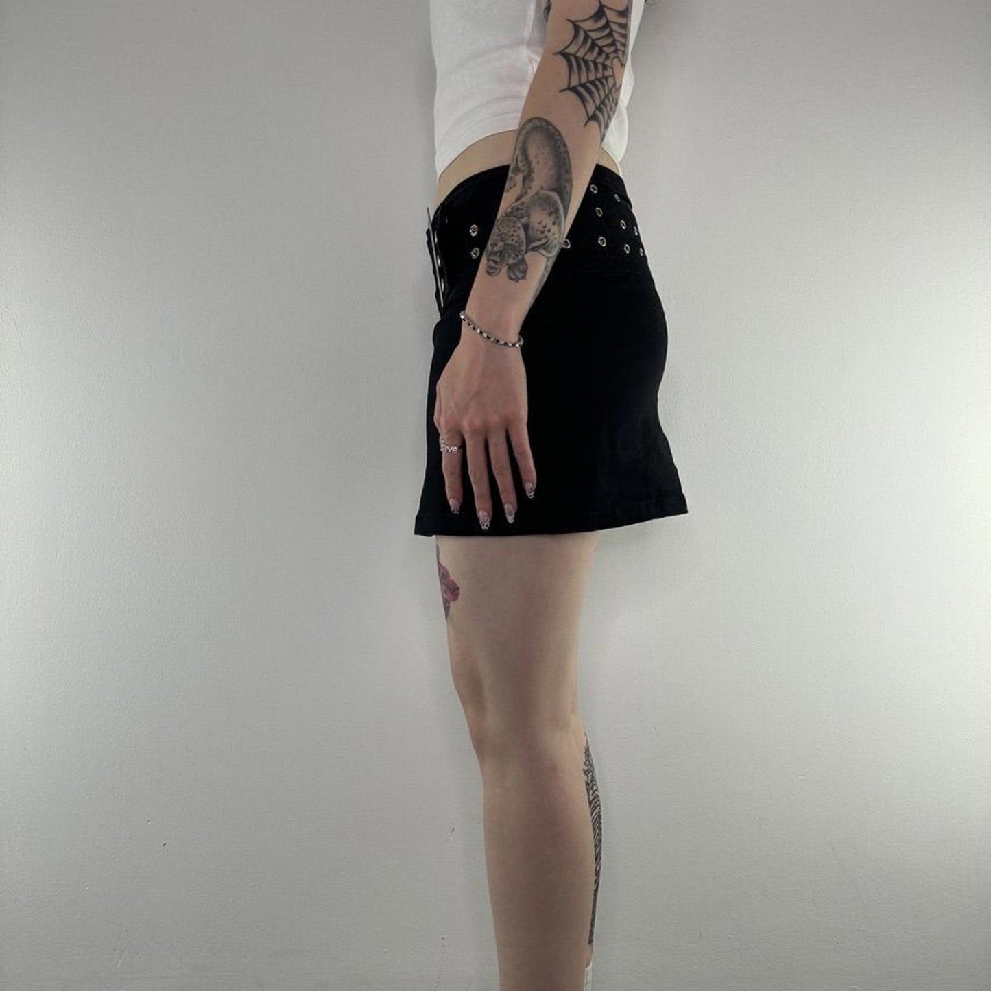 Y2K vintage oversized belt grommet buckle stretchy chunky mini skirt gothic alt