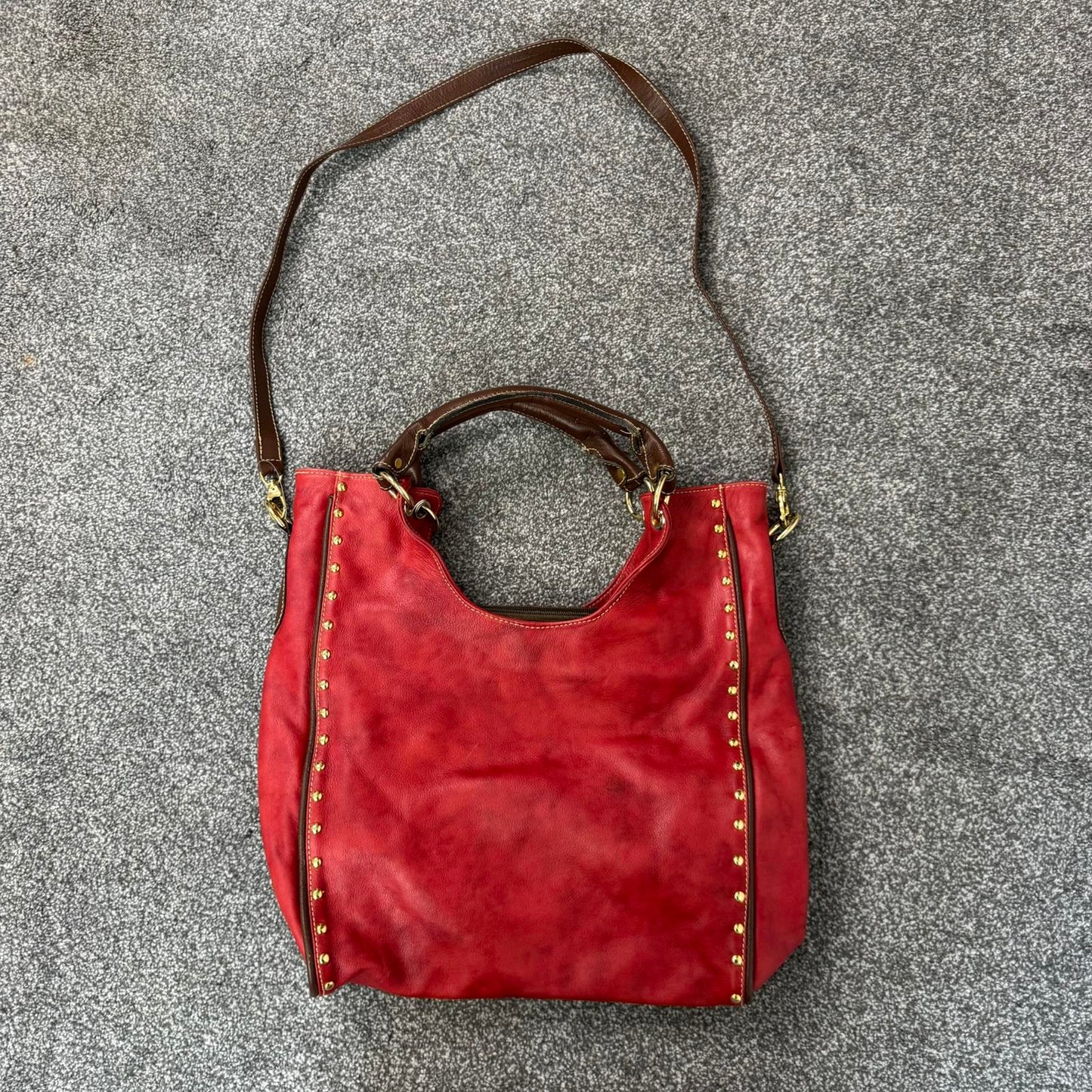 Y2K vintage faux leather studded red handbag crossbody strap brown red medium