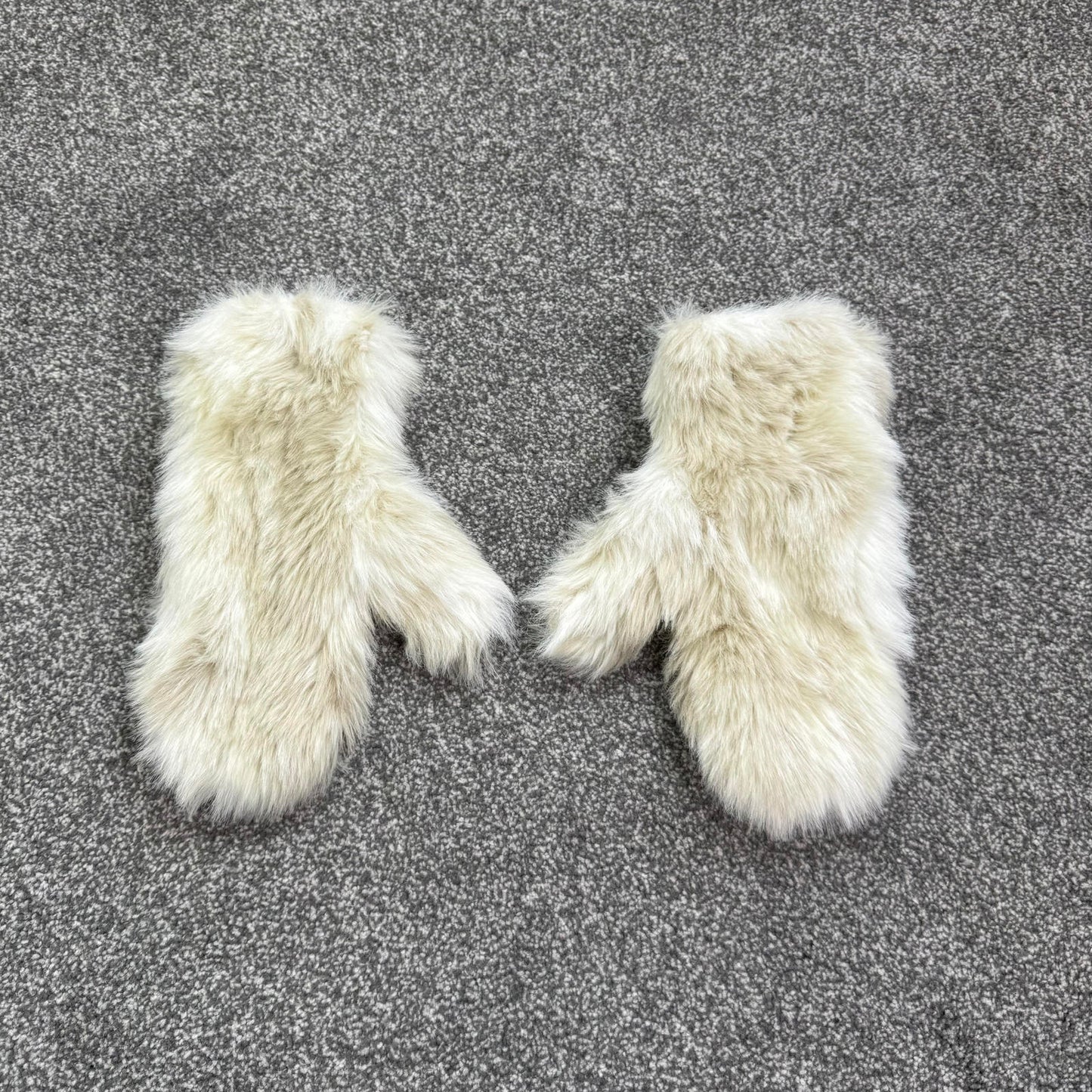 Y2K vintage faux fur mittens
