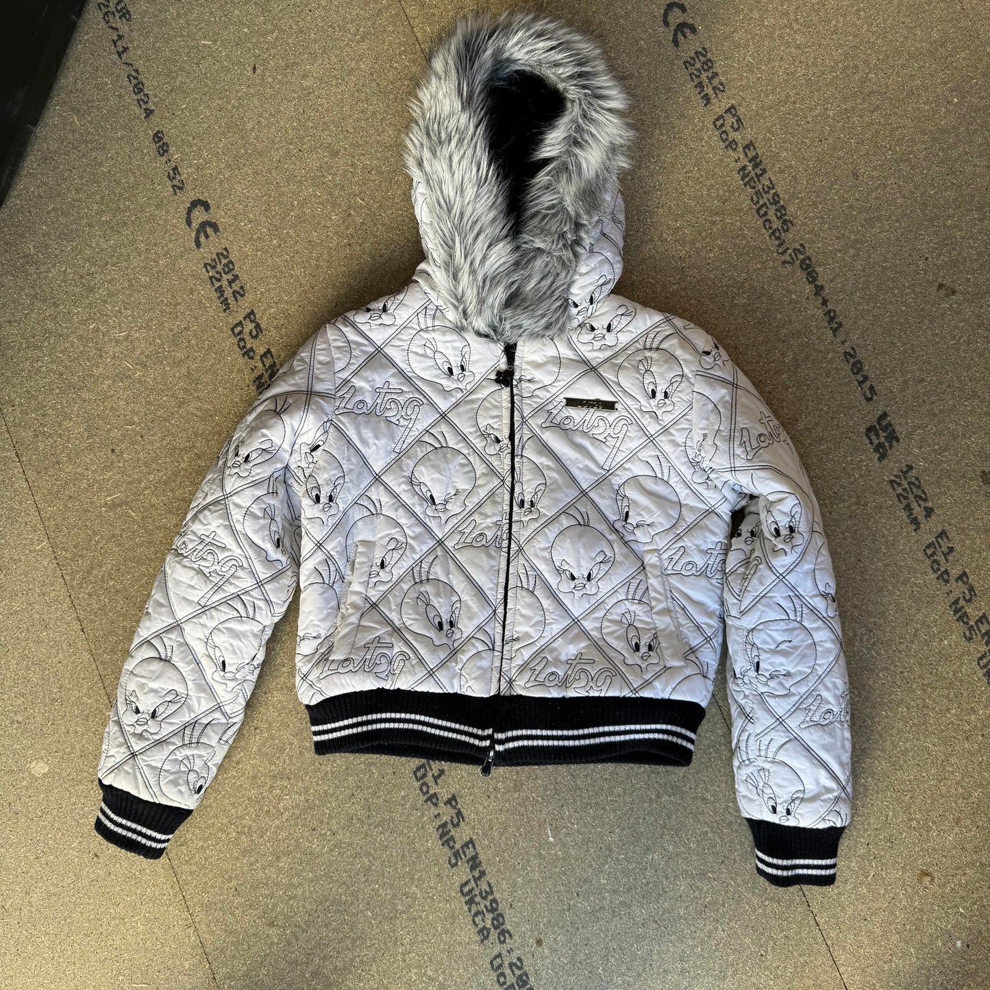 Y2K vintage Lot29 Looney Tunes Tweety short puffer jacket bomber zip up coat