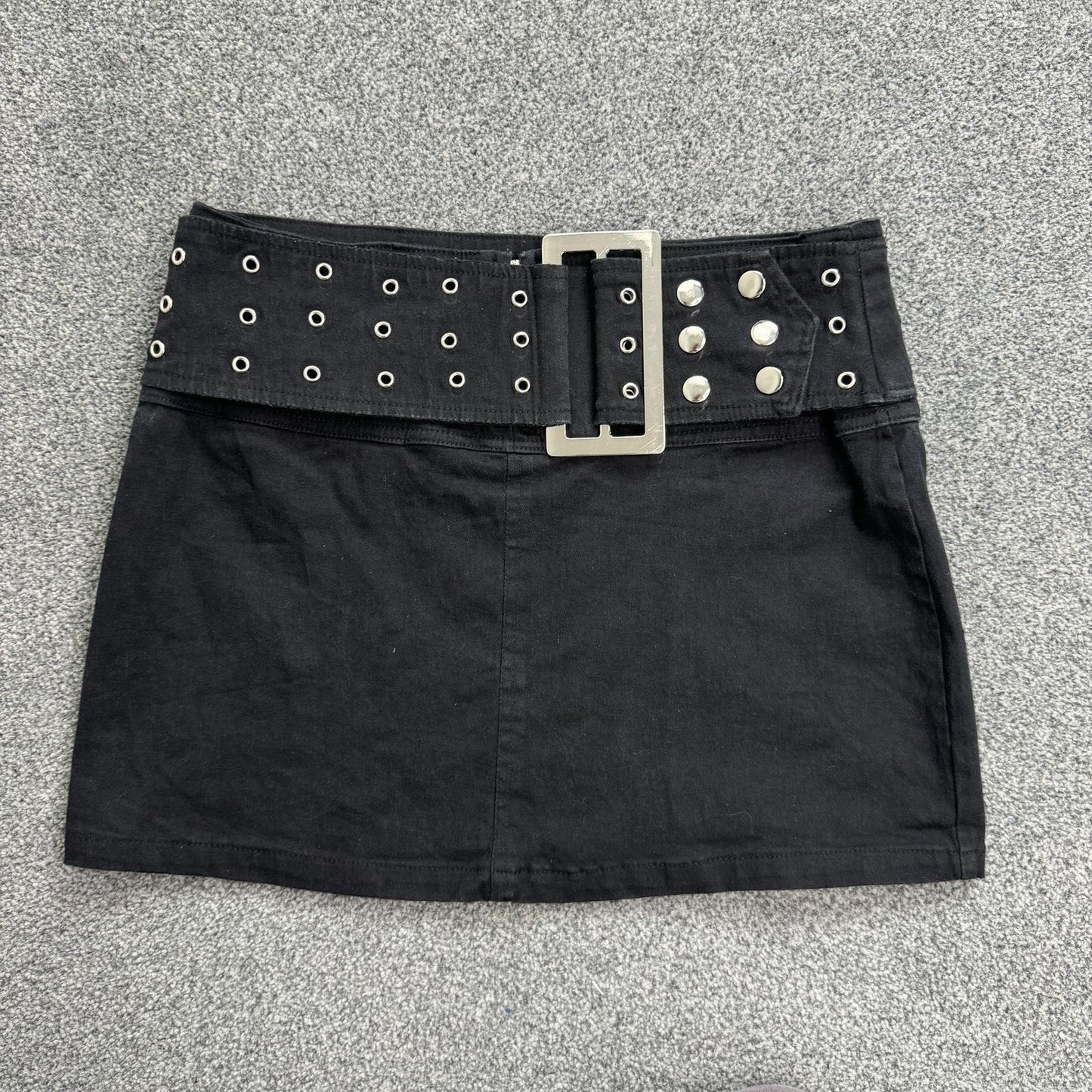 Y2K vintage oversized belt grommet buckle stretchy chunky mini skirt gothic alt