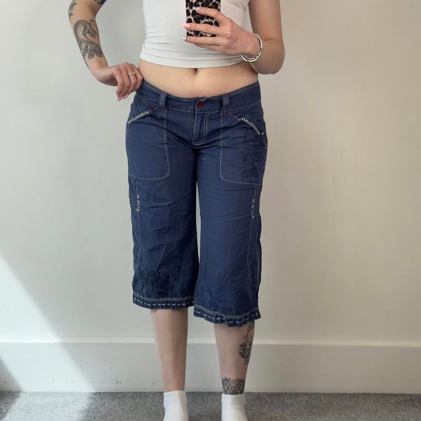 Y2K vintage low rise capri cargo trousers floral embroidered pattern baggy