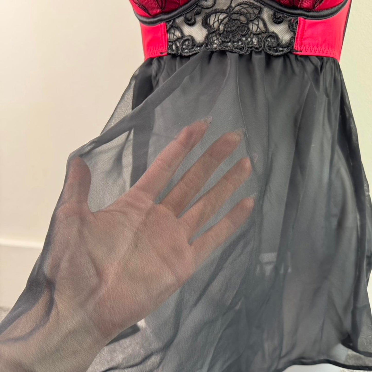 Ann Summers sample piece babydoll halter neck floral red black mesh padded satin