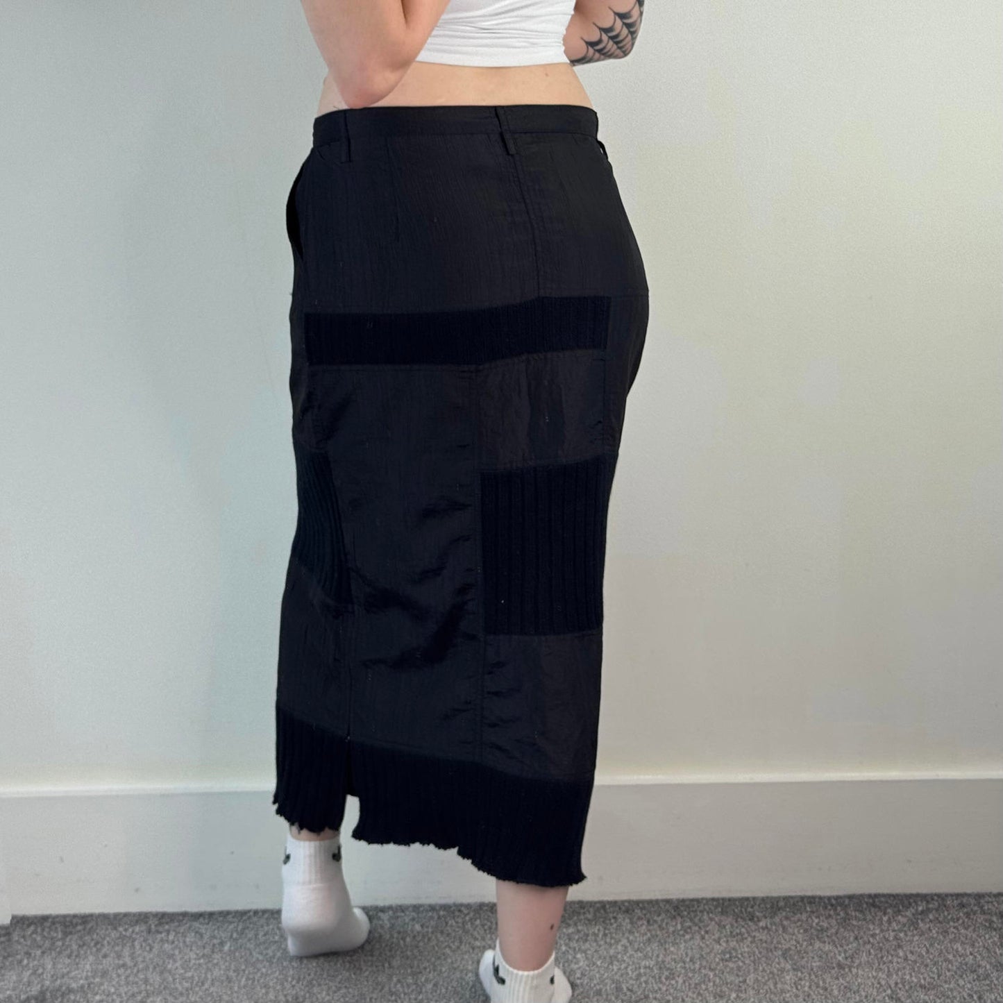 Y2K vintage cargo knit patchwork side pockets black midi skirt