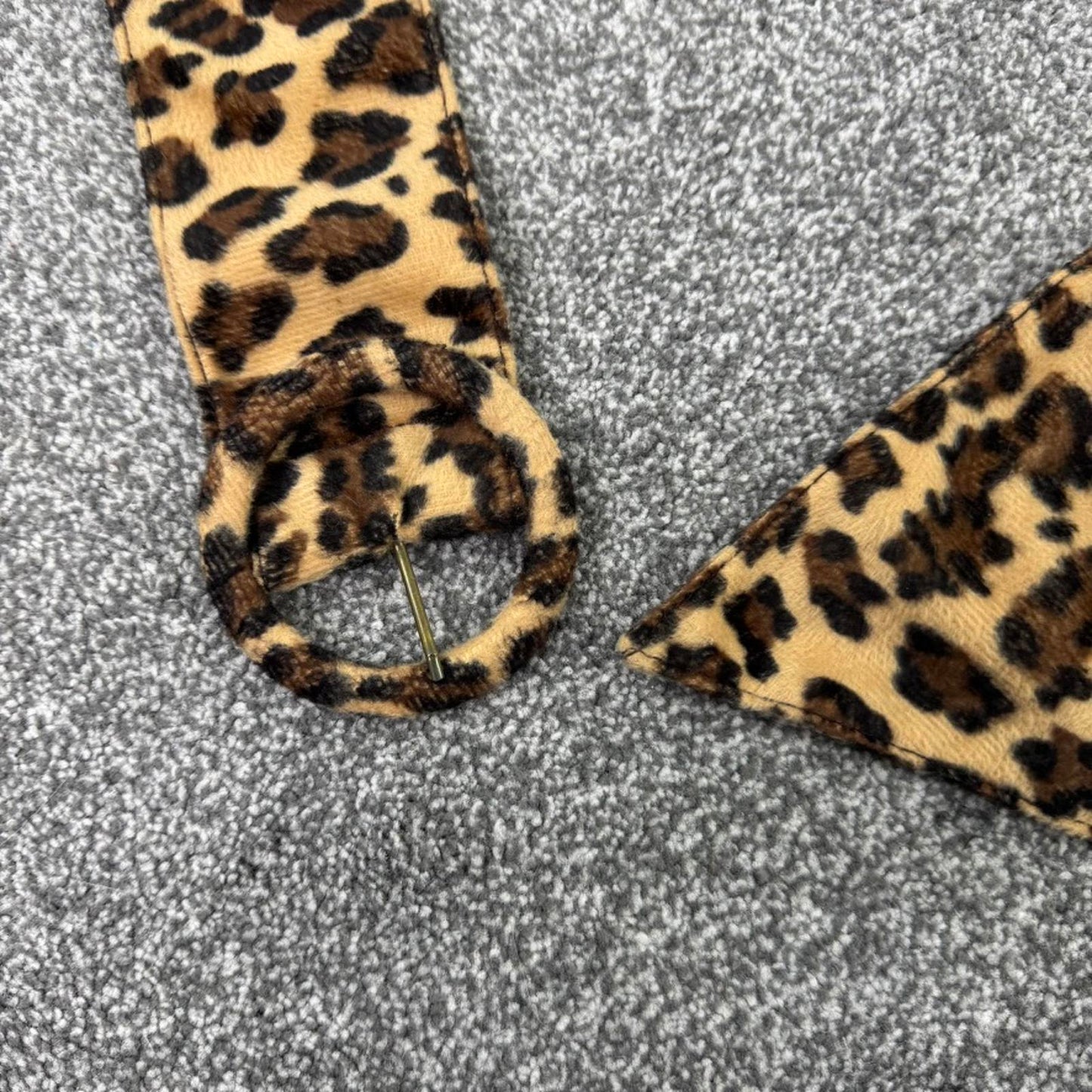 Y2K vintage faux fur leopard print belt o ring buckle chunky fuzzy