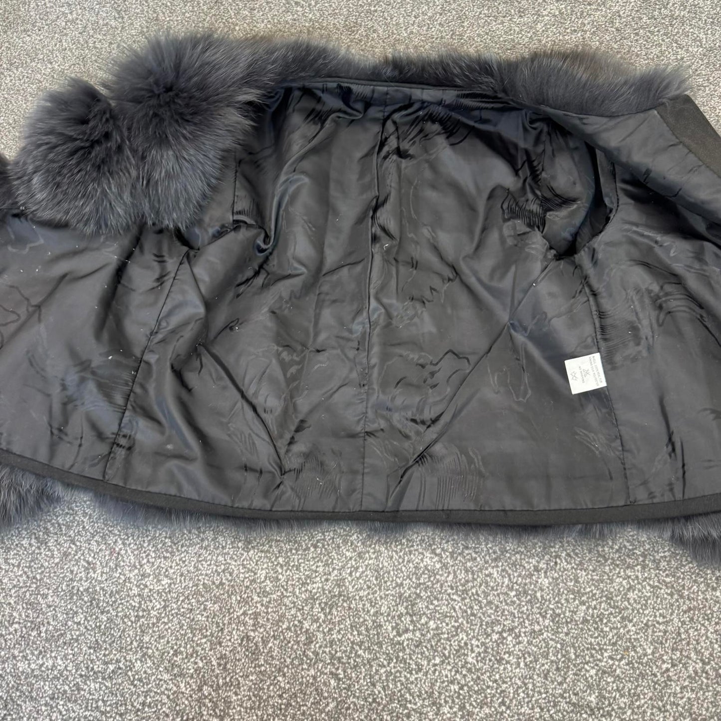 Genuine fur cropped 3/4 sleeve jacket coat  5 panel grey silk polyester lined