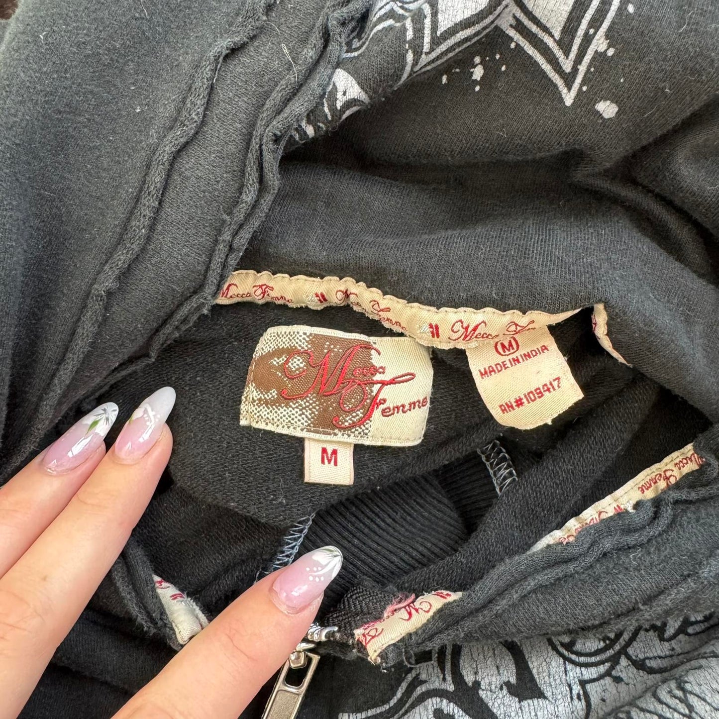 Y2K vintage cropped zip up hoodie filigree graphic print contrast stitch fitted