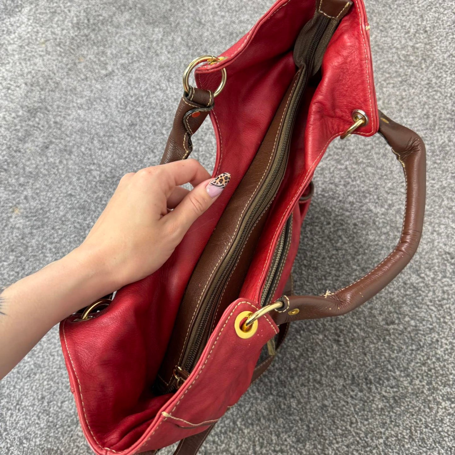 Y2K vintage faux leather studded red handbag crossbody strap brown red medium