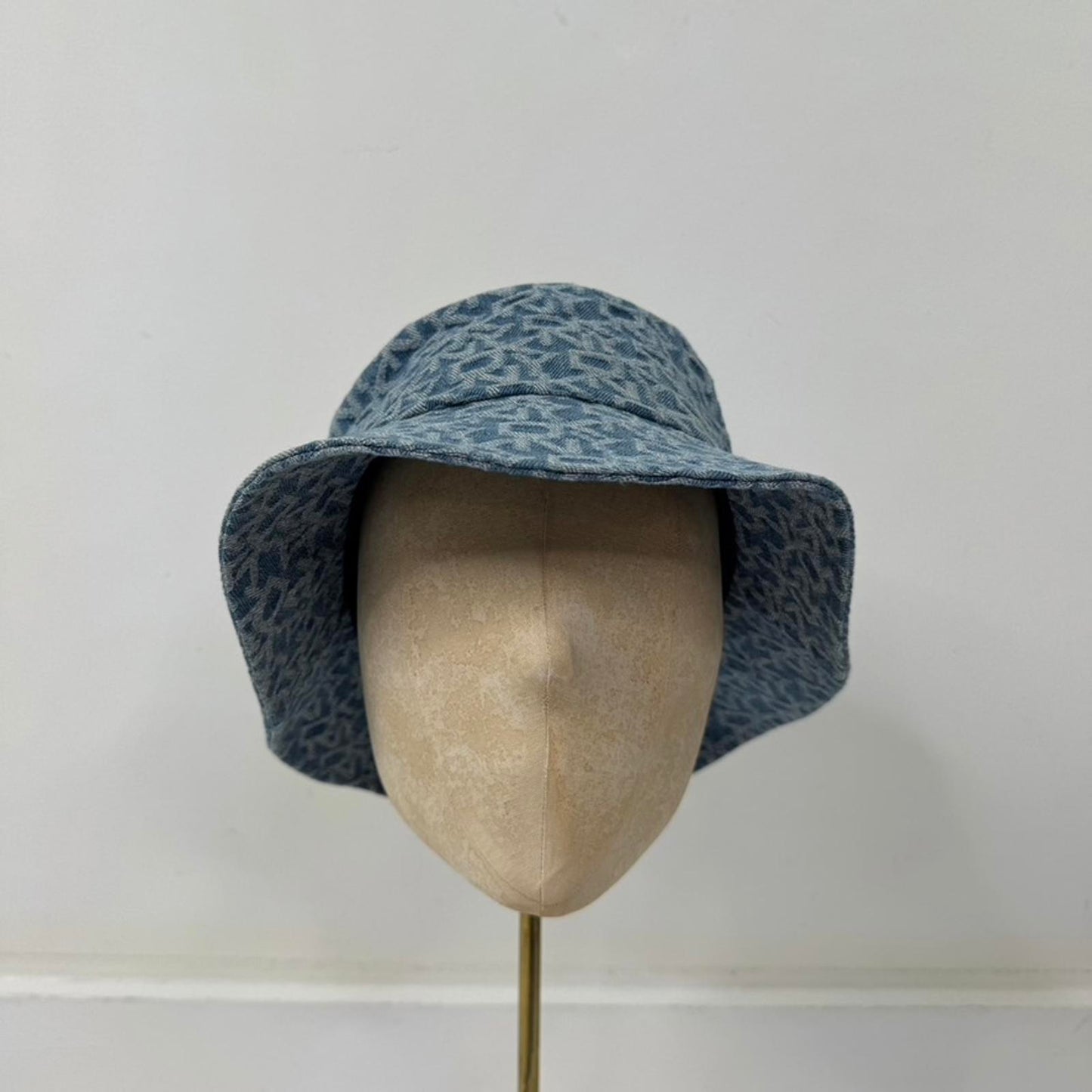 DKNY denim bucket hat light blue denim wash one size summer