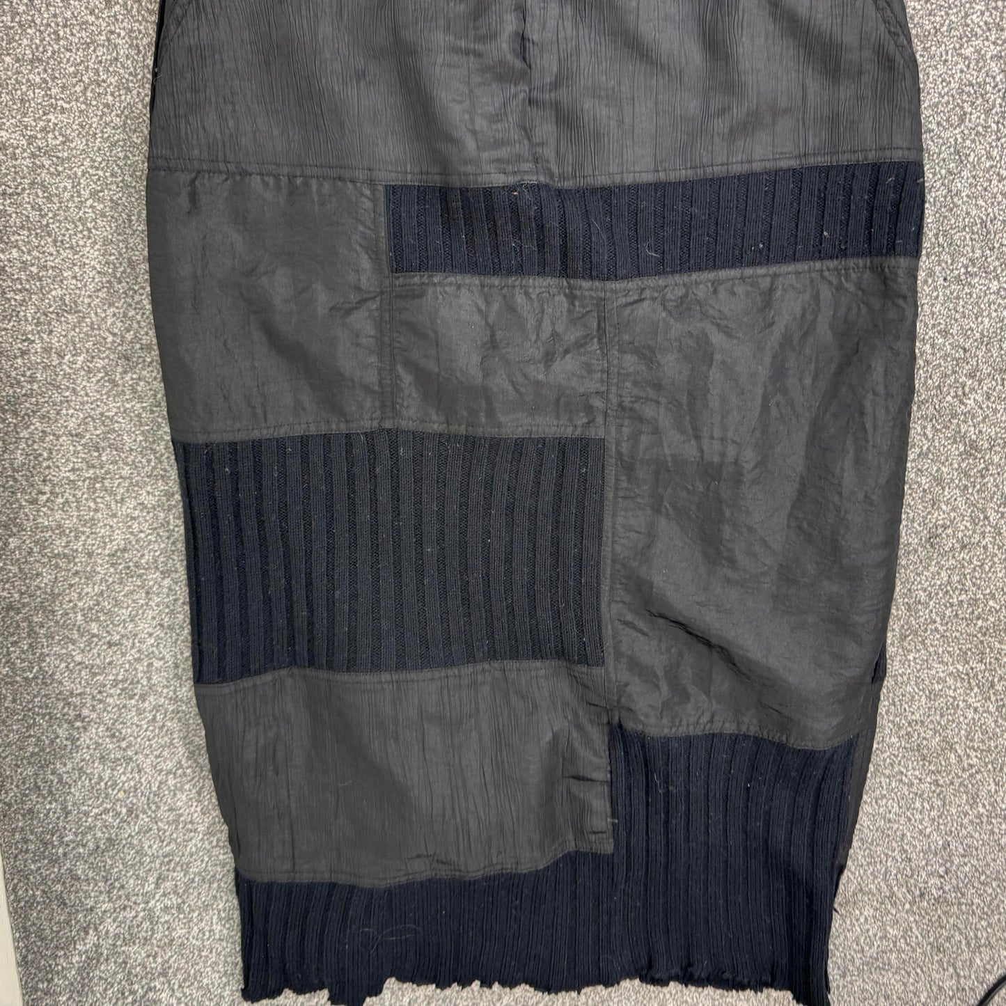 Y2K vintage cargo knit patchwork side pockets black midi skirt