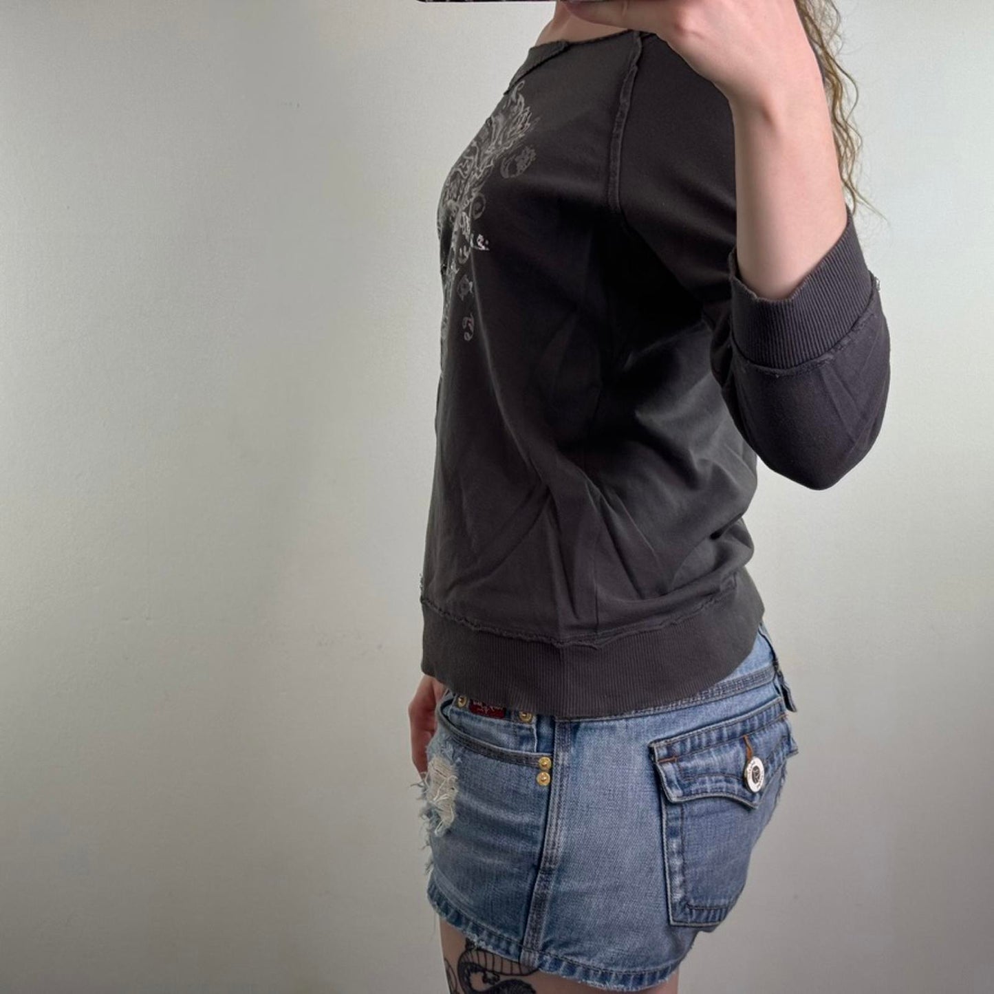 Y2K vintage slouchy off the shoulder jumper graphic print filigree silver grey