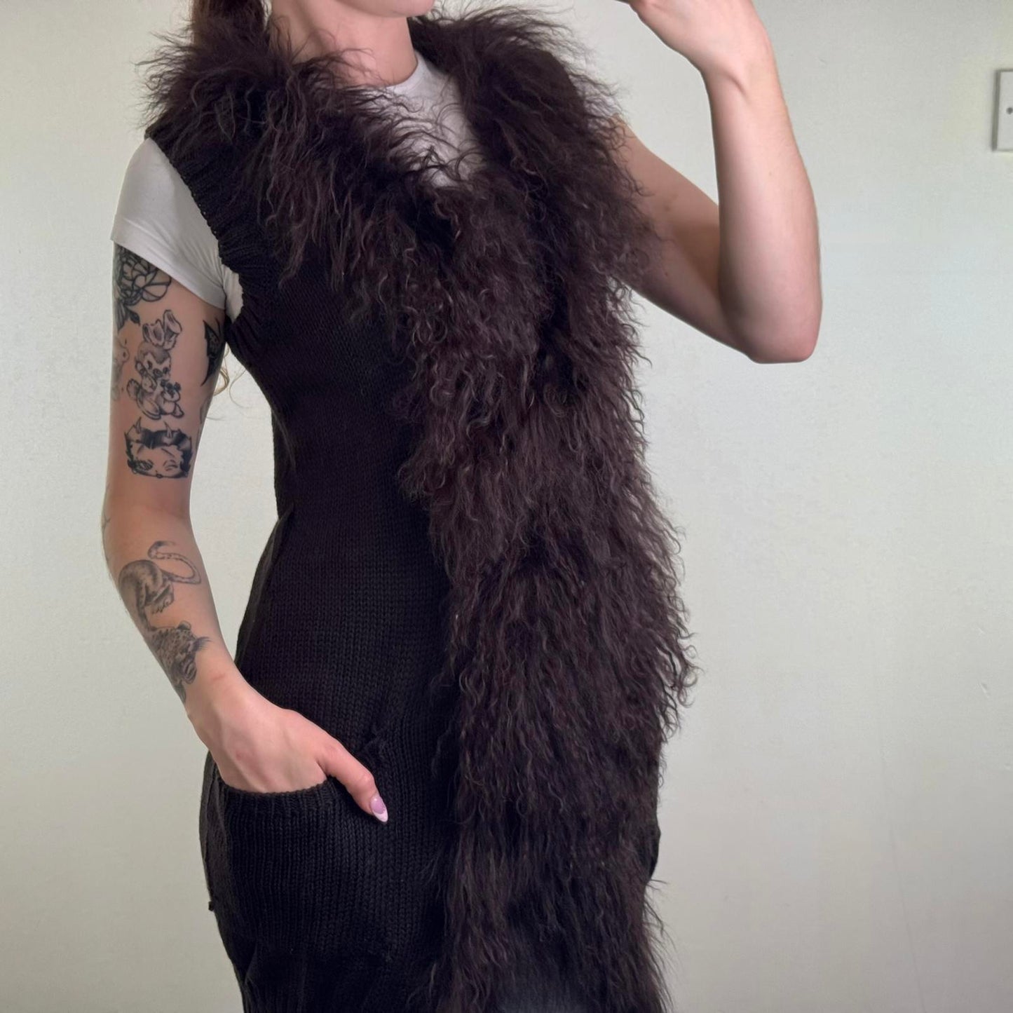 Y2K vintage afghan wool fur trim sleeveless cardigan cable knit fitted long