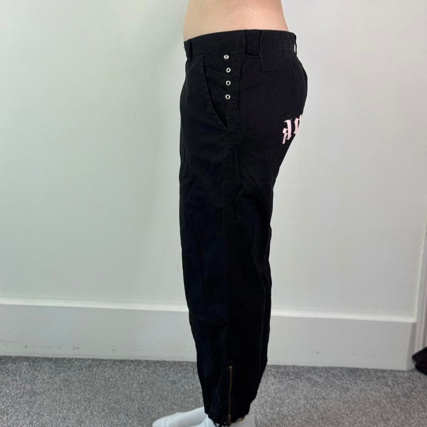 Y2K vintage sparkly slogan cargo trousers "divine punk" cropped capri glitter