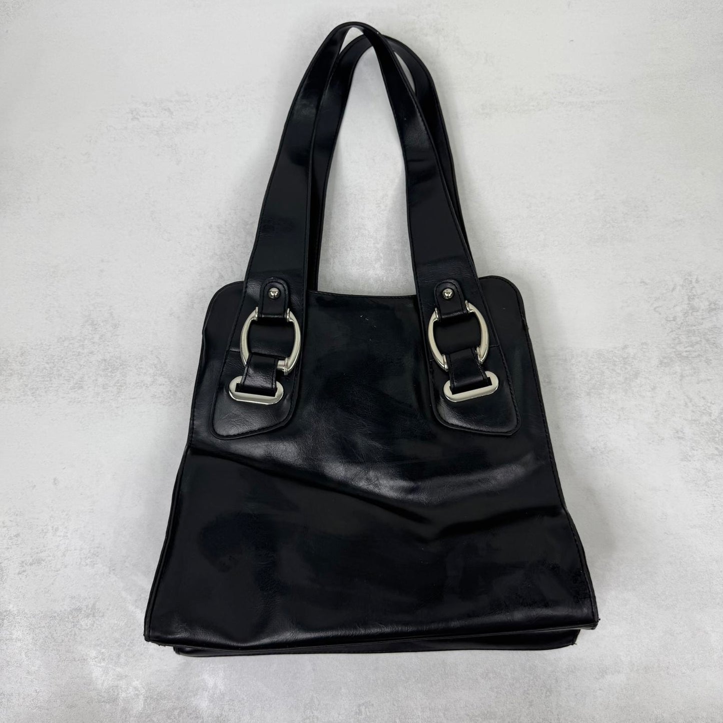 Y2K vintage shoulder bag faux leather medium black silver buckle